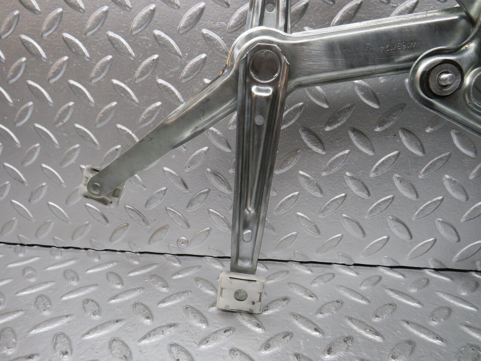 31201 Mercedes-Benz S124 220TE Wagon Front Right Power Window Regulator