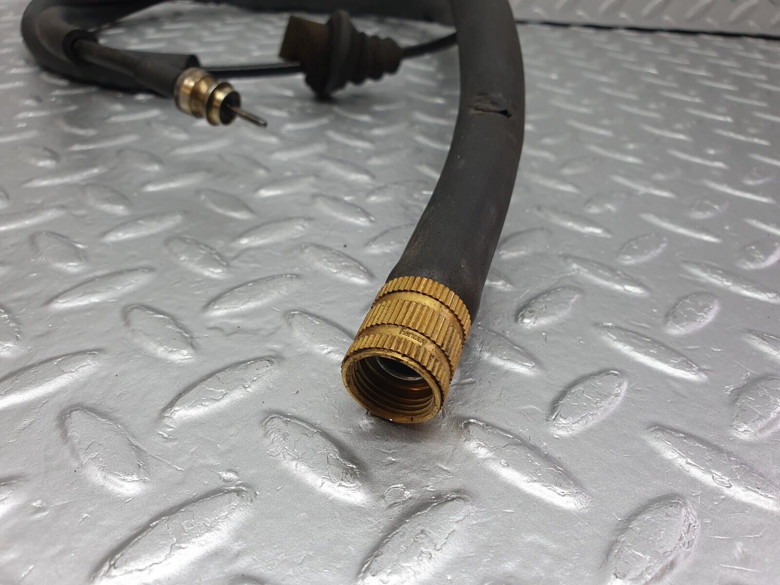 41572 Mercedes-Benz W124 200E Speedometer Cable Automatic Gearbox 1245400568