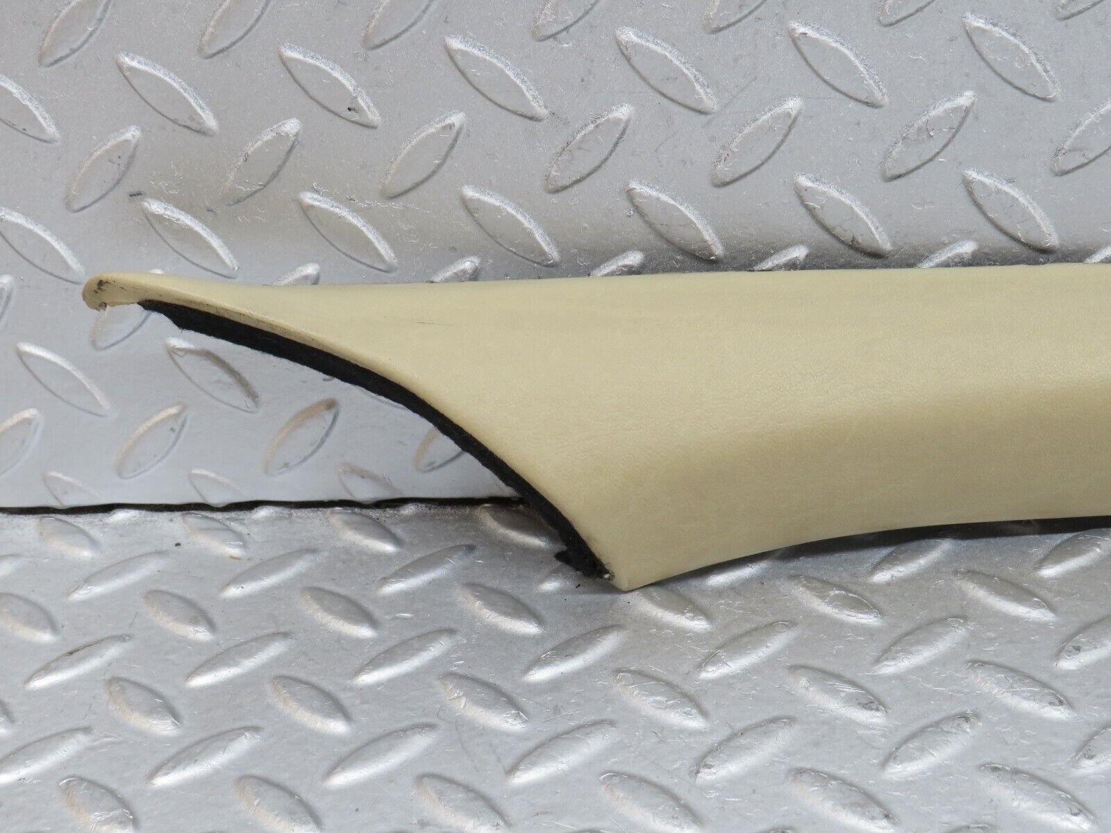 36487 Mercedes-Benz W201 190E 2.0L A Pillar Cover Trim Right Side Beige 2016922089