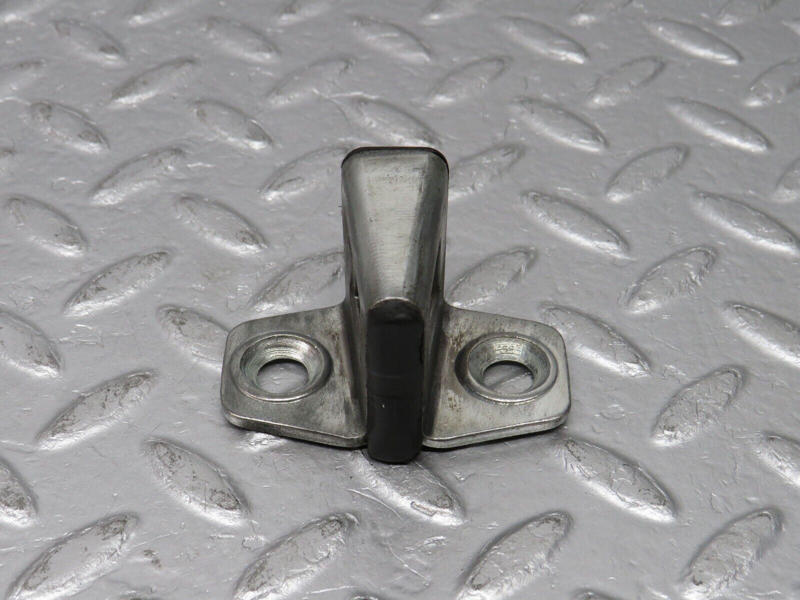 38860 Mercedes-Benz W201 190E 2.6L Door Lock Latch