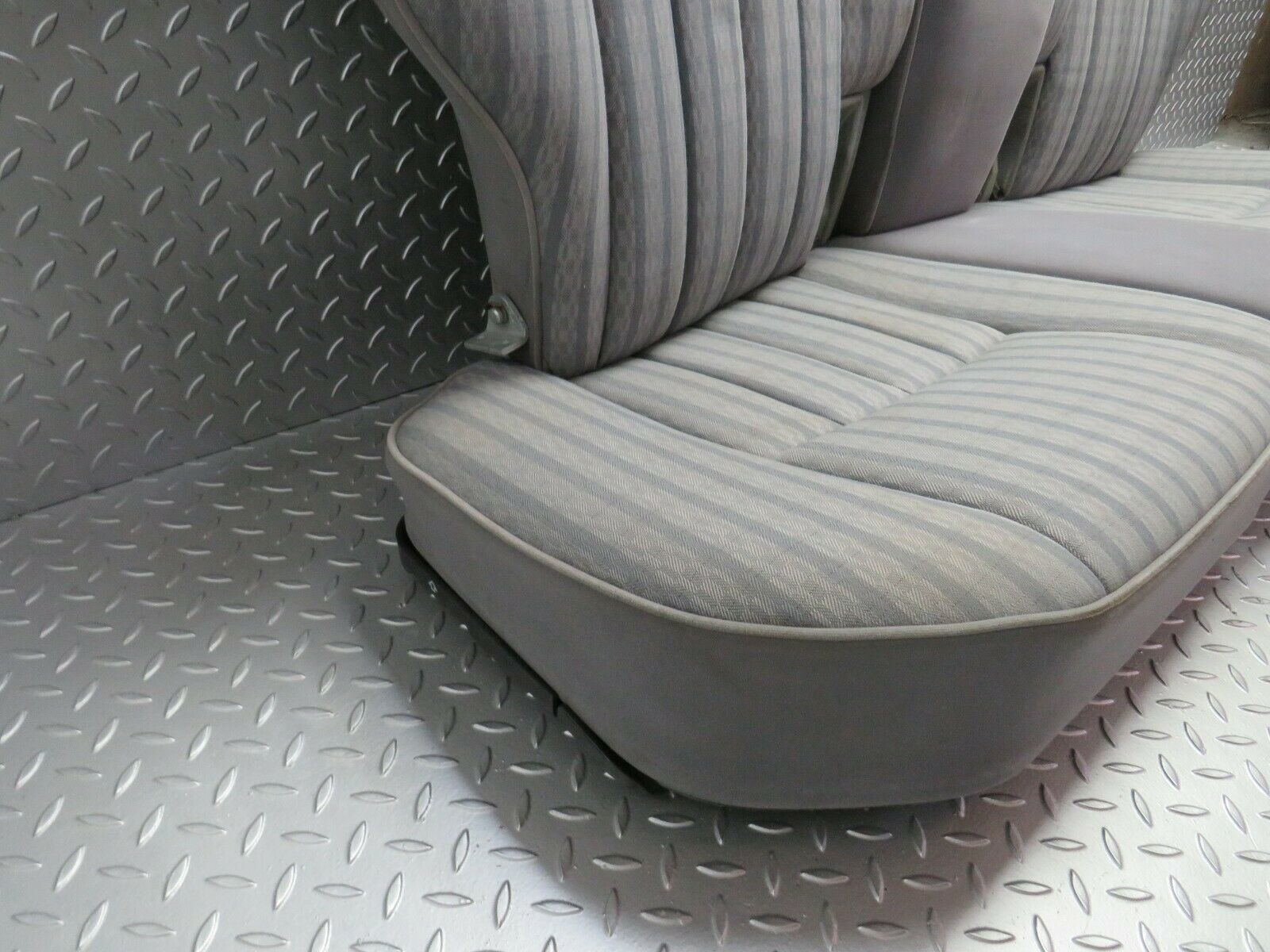 24372 Mercedes-Benz S124 220TE Wagon Rear Seat