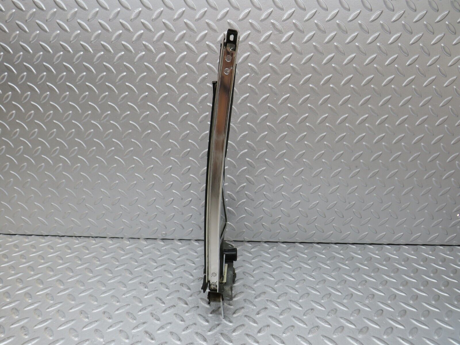 35798 Mercedes-Benz W108 Front Left Quarter Window