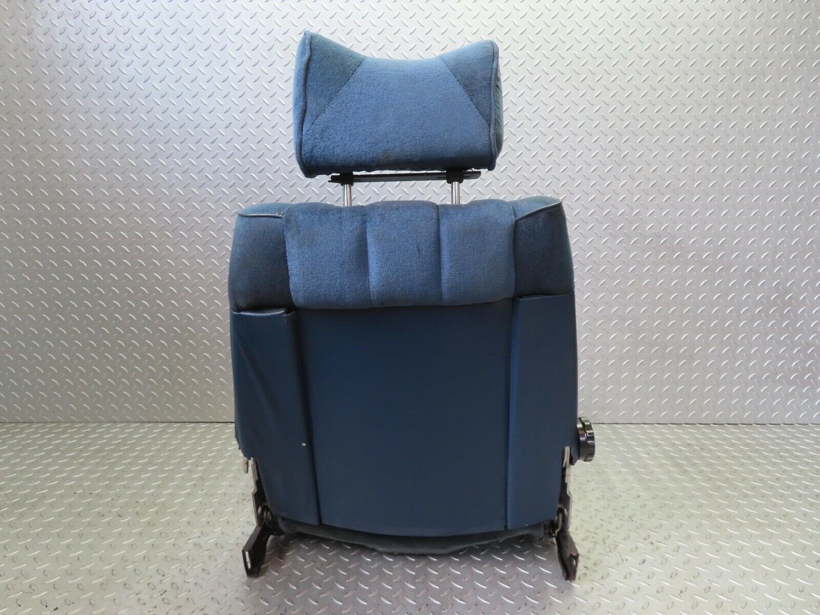 14007 Mercedes-Benz C107 280SLC Front Left Seat Blue