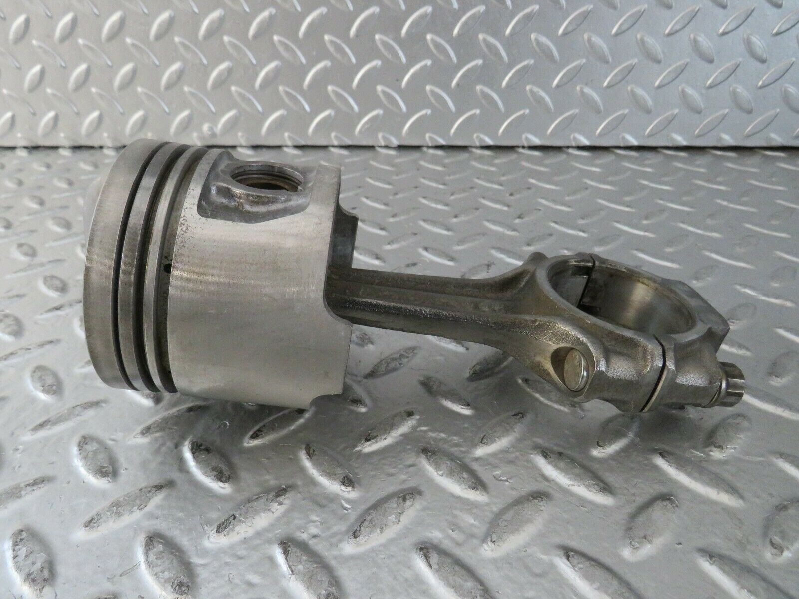 23578 Mercedes-Benz W114 280E Piston With Connecting Rod 86.00 mm