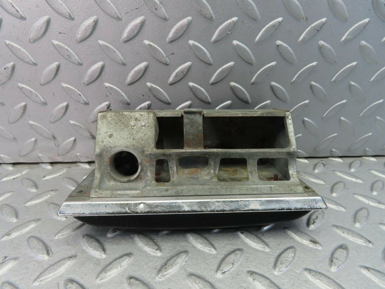 8695 Mercedes-Benz W114 Ashtray