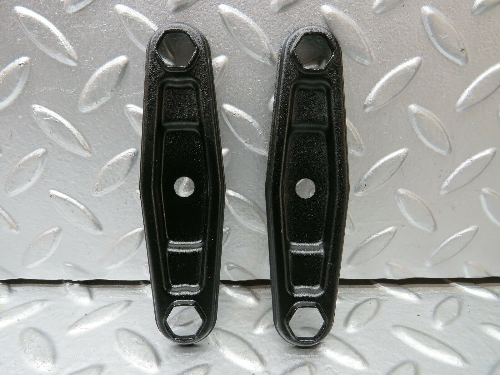 23134 Mercedes-Benz C123 230CE Coupe Fuel Injector Bracket Pair