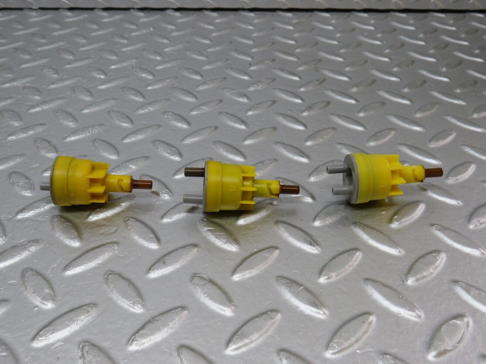 34337 Mercedes-Benz C126 380SEC Vacuum Check Valve 3x 1268000078 1268000478