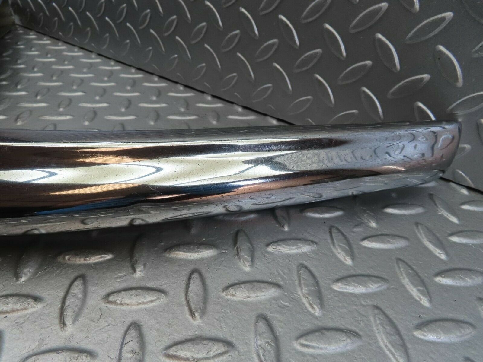 10616 Mercedes-Benz W108 Front Left Upper Bumper Corner