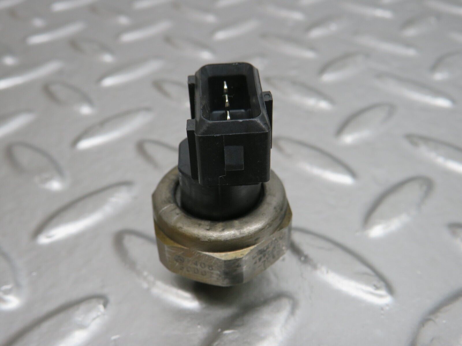 24695 Mercedes-Benz W140 S320 A/C Pressure Switch 1408300072