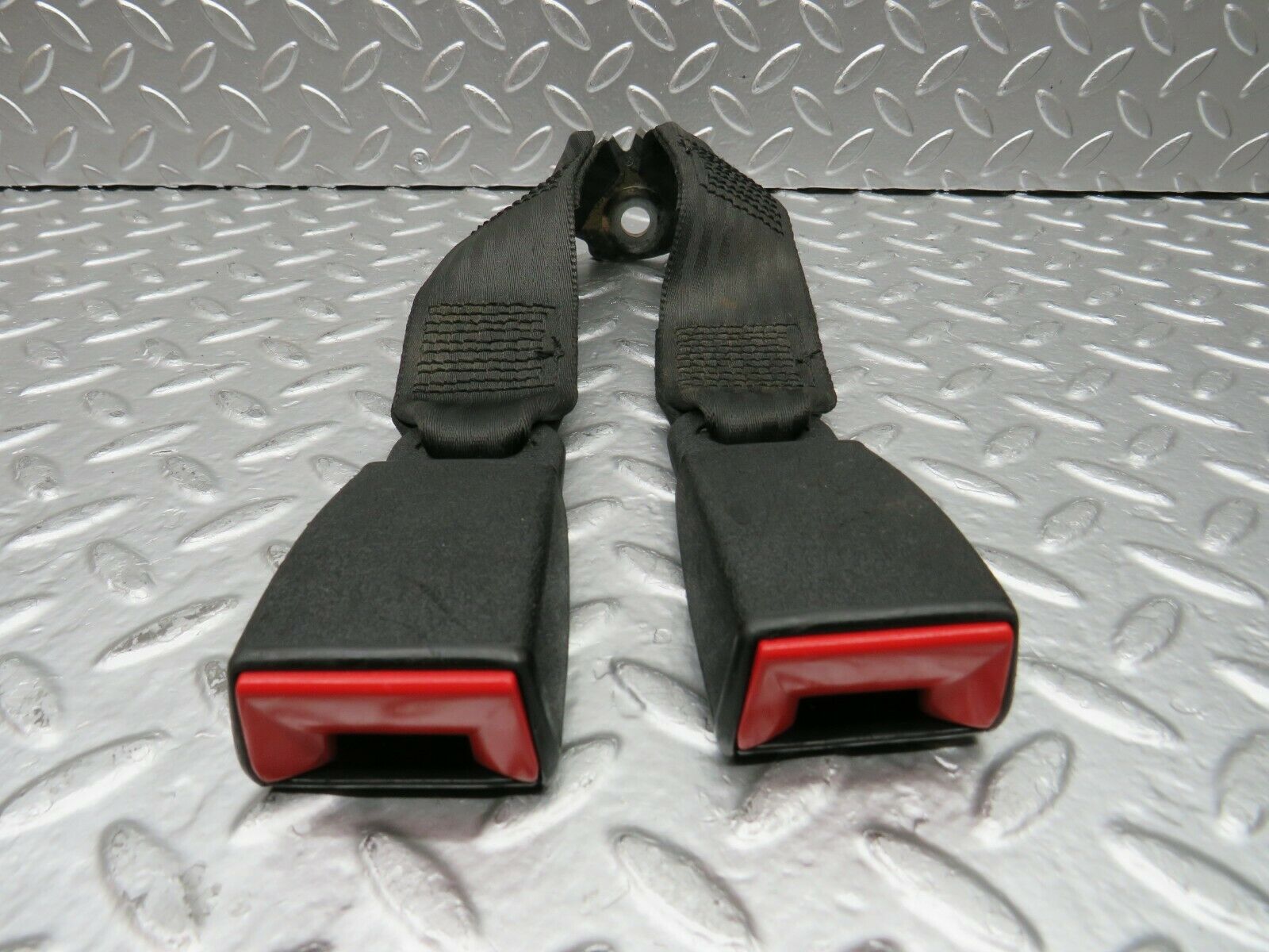 24060 Mercedes-Benz W123 280E Seat Belt Buckle Rear 1238607369