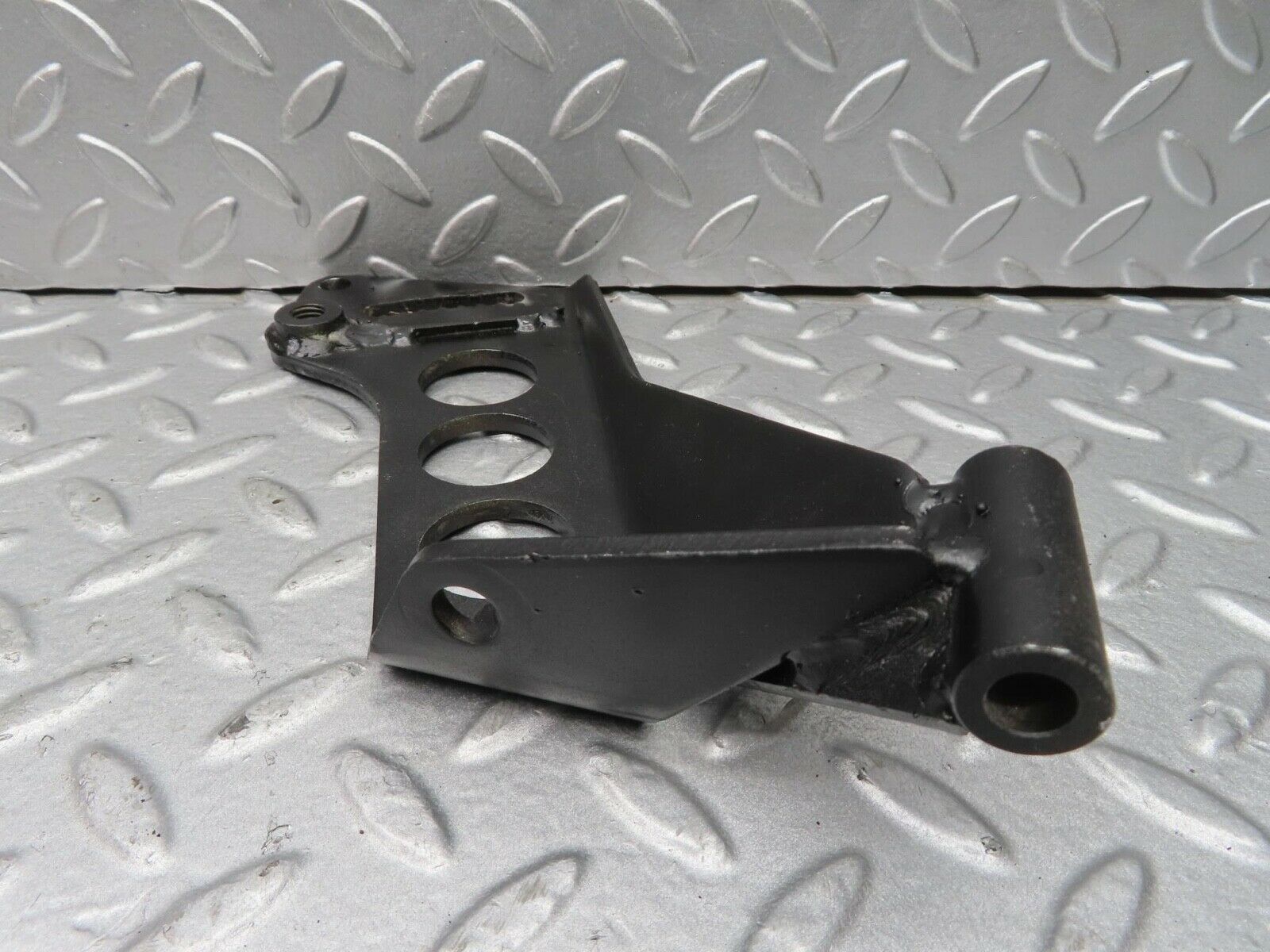 14512 Mercedes-Benz C107 280 SLC Power Steering Pump Bracket