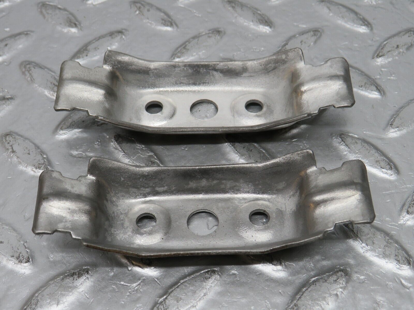 32607 Mercedes-Benz S124 300TE Wagon Fuel Pump Fuel Filter Bracket Holder