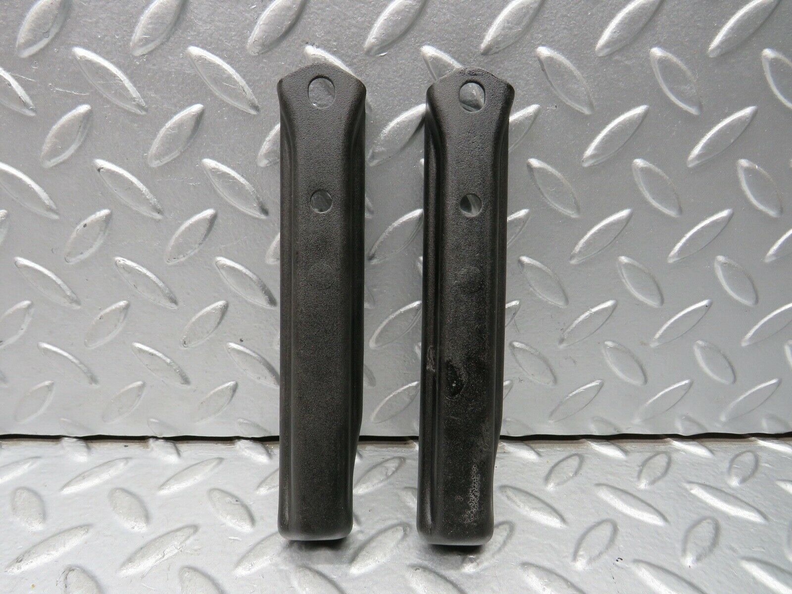 21895 Mercedes-Benz W126 300SE Air Intake Manifold Bracket