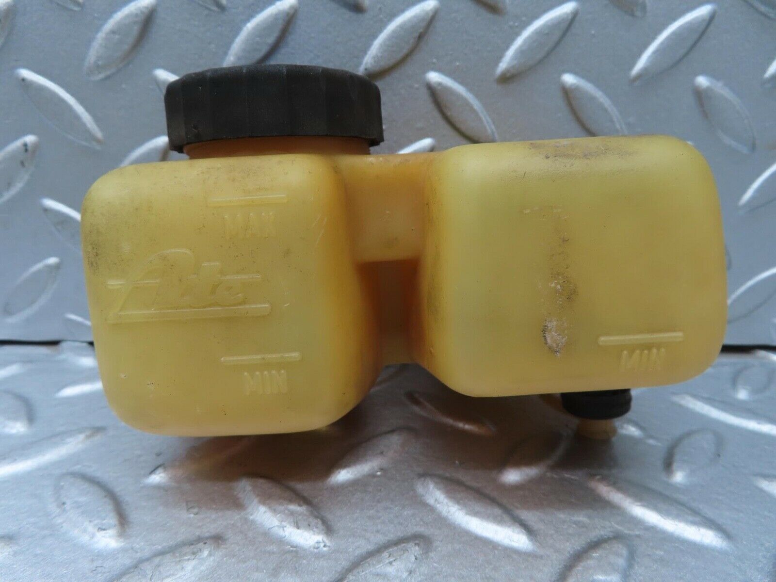 13330 Mercedes-Benz W111 220S Brake Fluid Reservoir Tank