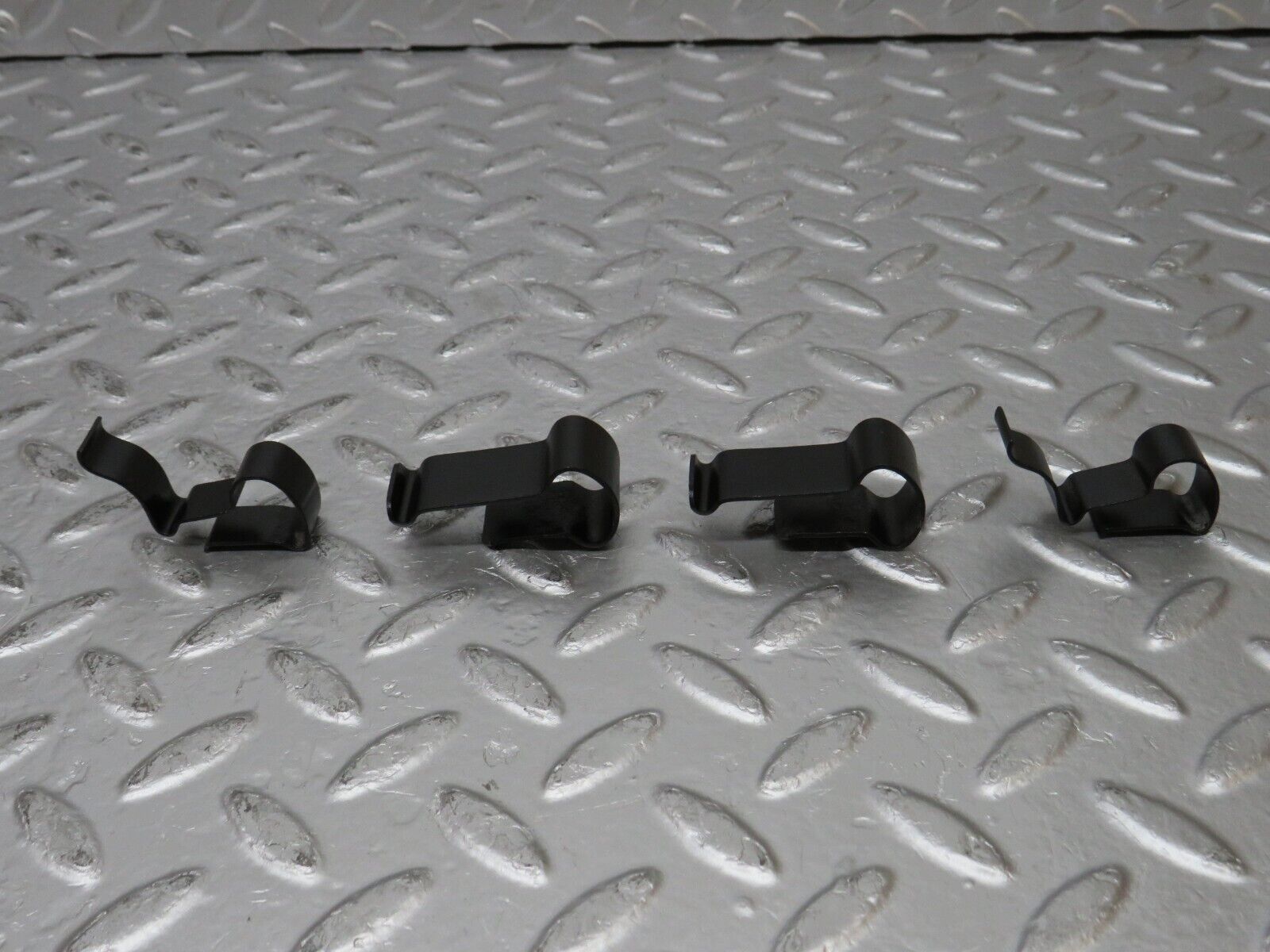 31542 Mercedes-Benz S124 220TE Wagon Radiator Fan Shroud Cover Holder Set