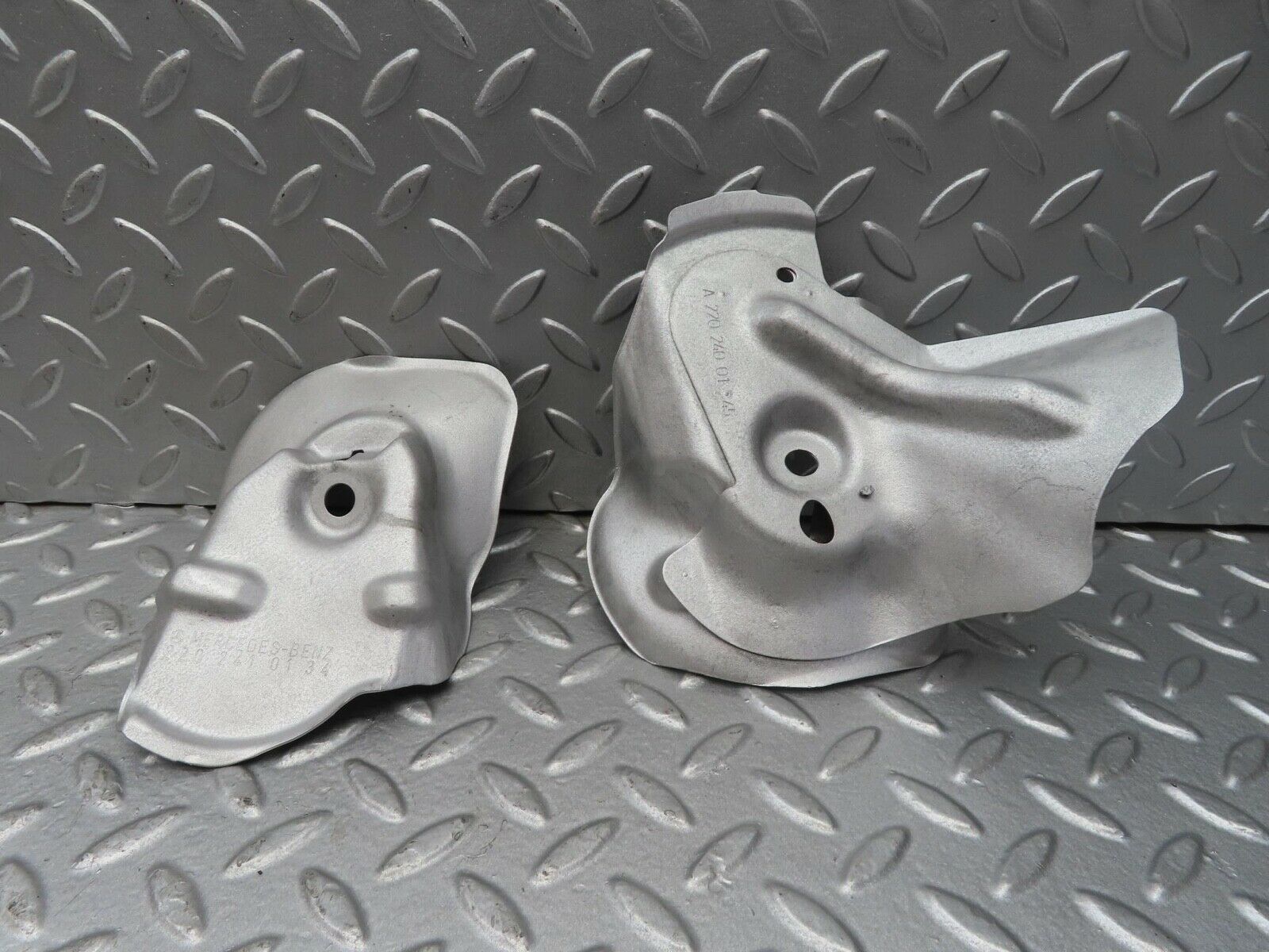 13421 Mercedes-Benz W220 S430 Engine Mount Heat Shield Left Right 2202400145