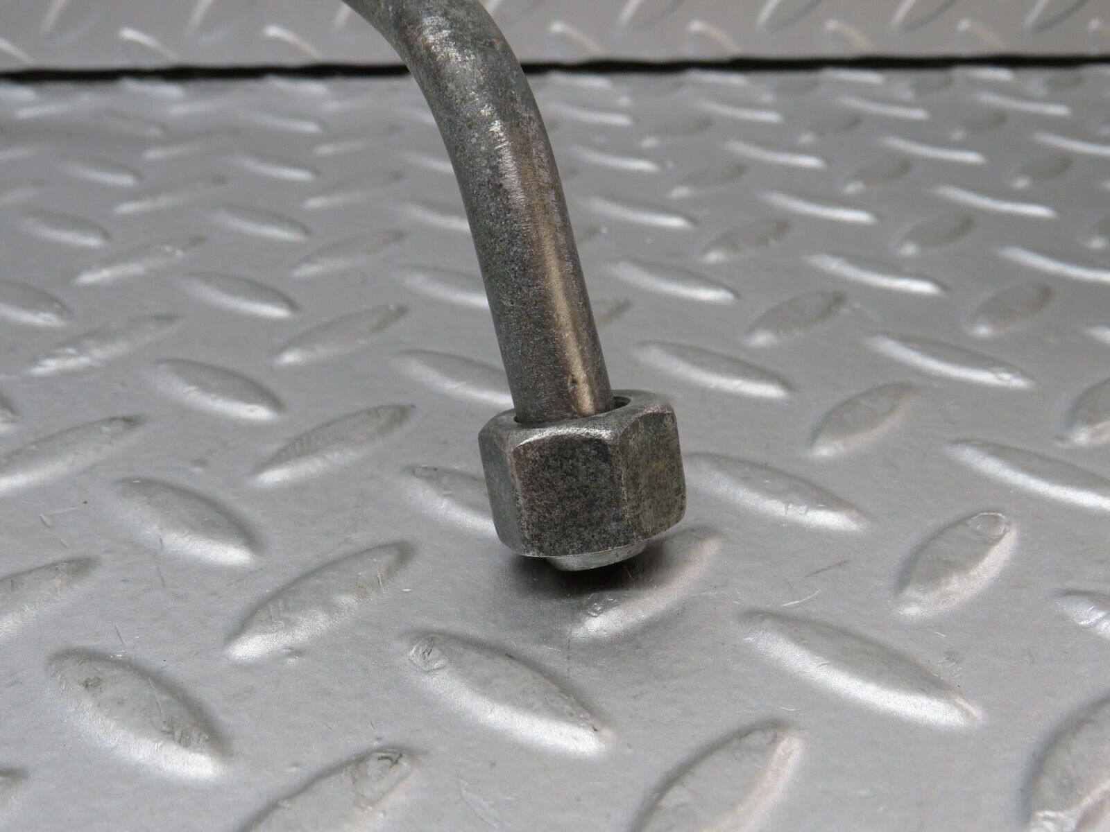 36308 Mercedes-Benz W126 420SE Oil Pipe Line