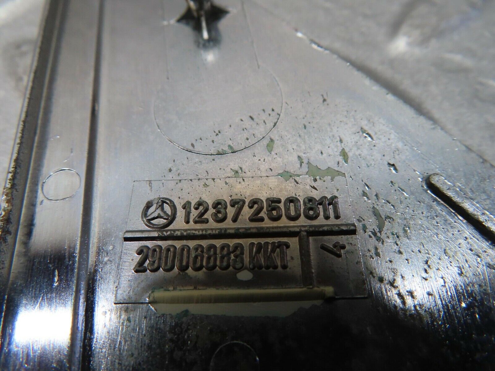 13619 Mercedes-Benz W123 200 Mirror Triangle Cover Right Side 1237250811