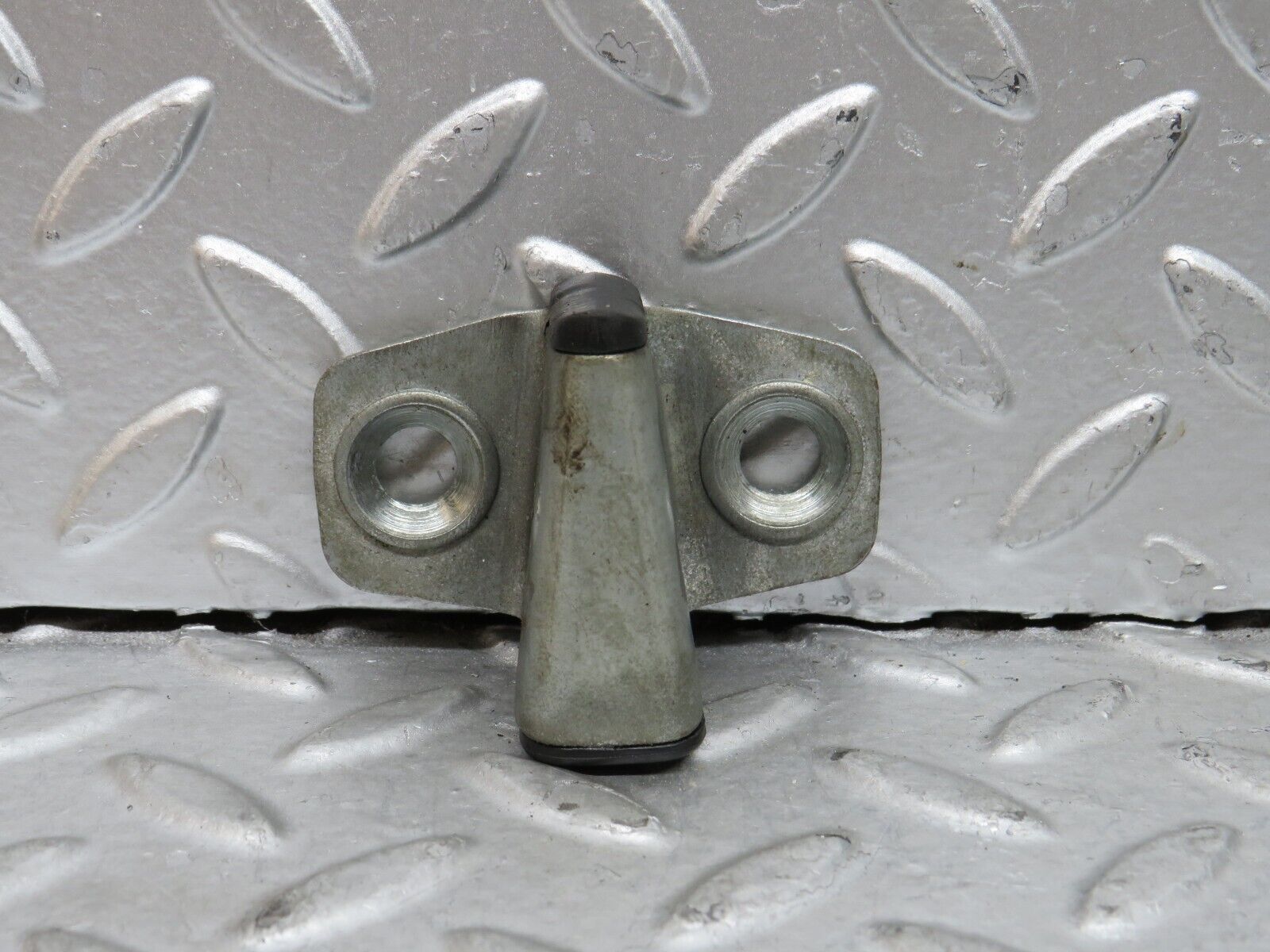 29123 Mercedes-Benz C124 320CE Coupe Door Lock Latch