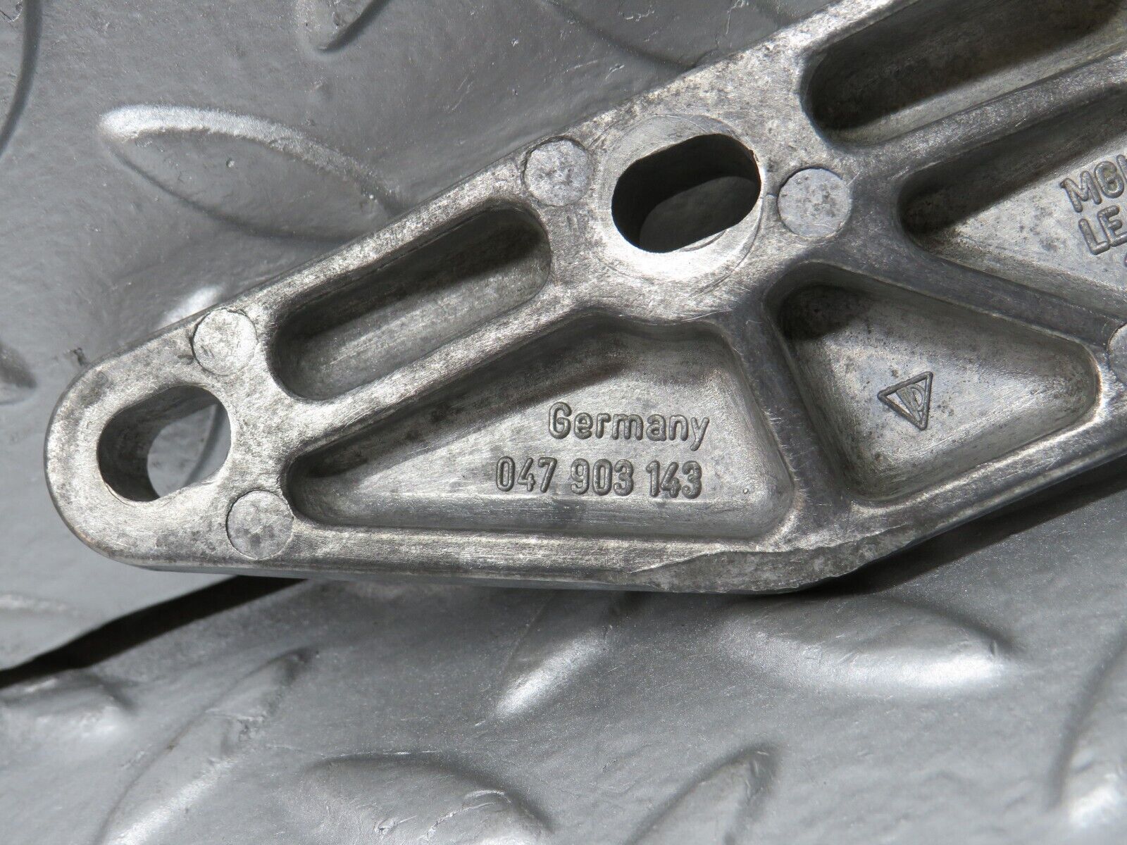 30118 Porsche 924 Alternator Generator Bracket 047903143