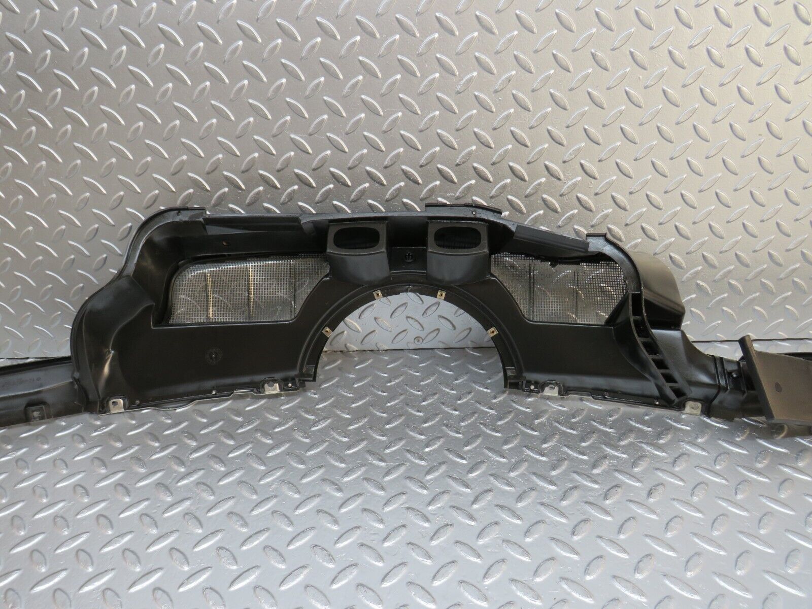 32516 Mercedes-Benz S124 300TE Wiper Mechanism Cover 1246200973 1246202667