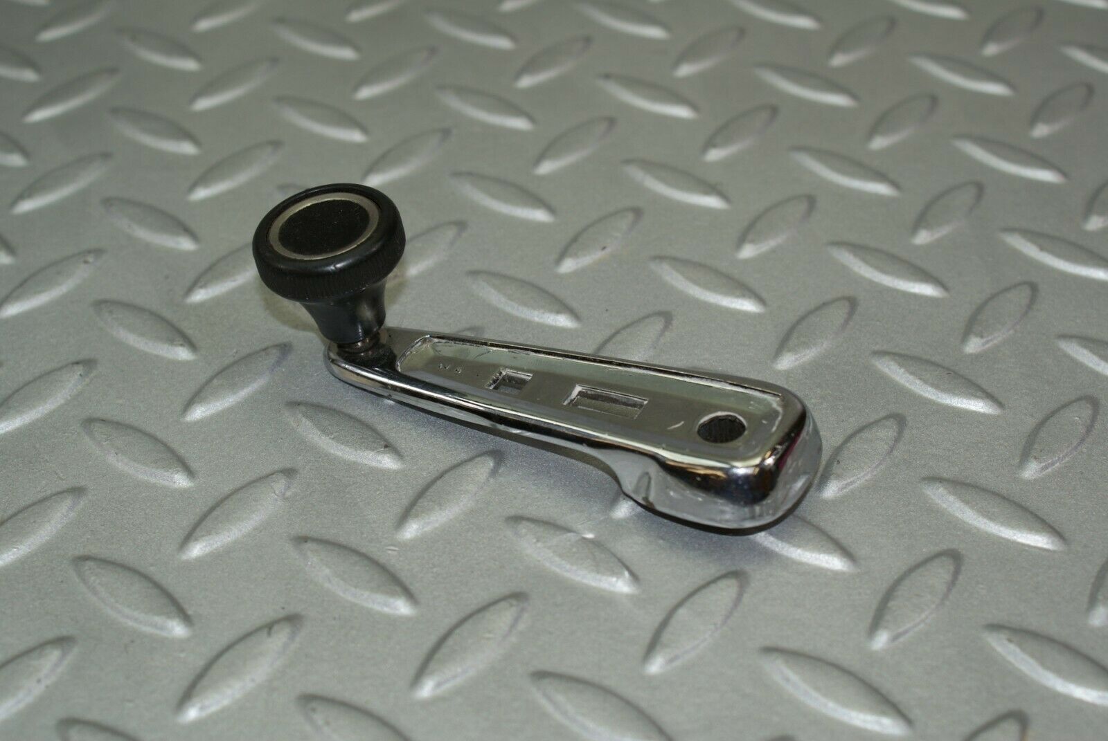 3194 Mercedes-Benz W115 220D Window Lifter Crank Handle