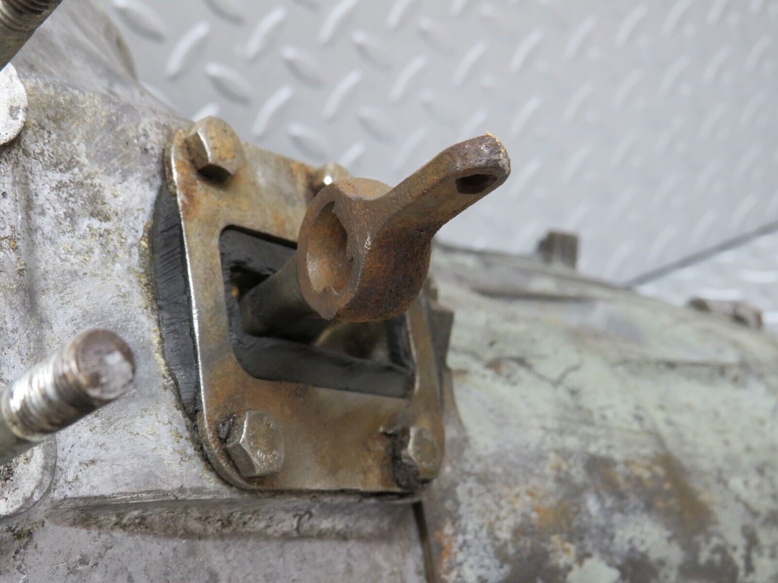 35951 Mercedes-Benz W108 Manual Gearbox 4 Speed 46020 1112610501