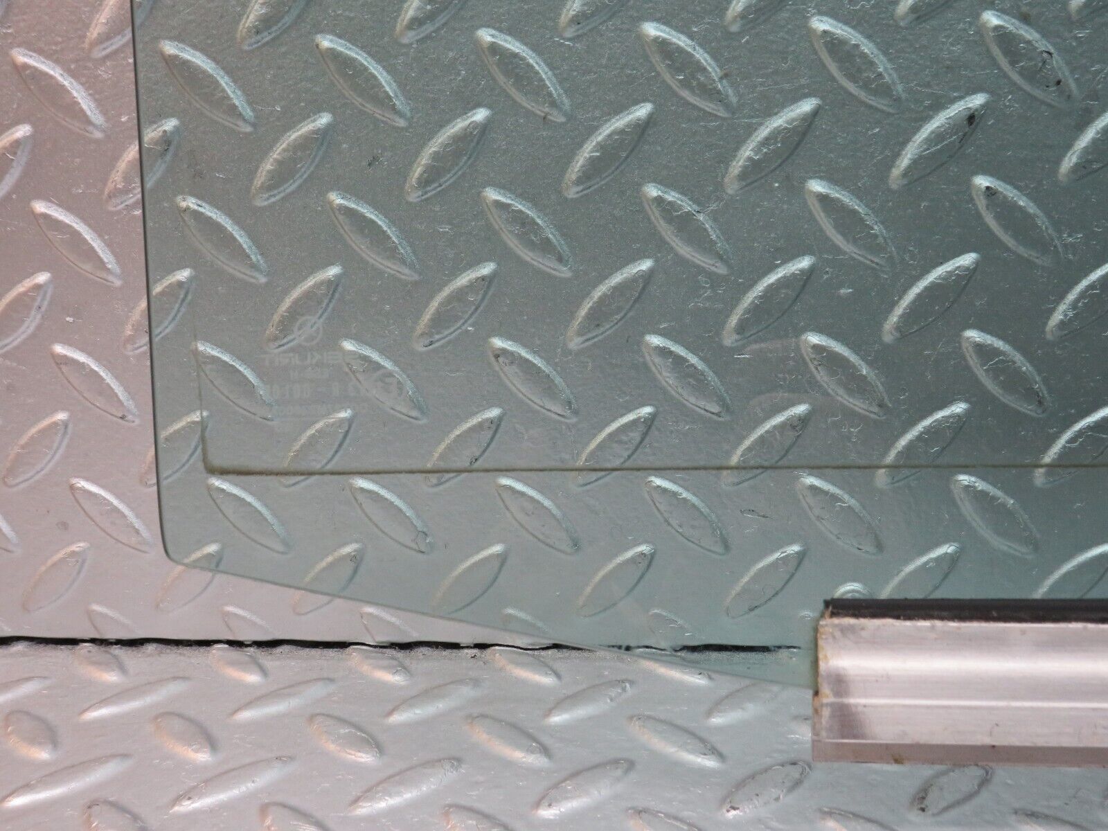 33832 Mercedes-Benz W201 190E 2.0L Rear Left Door Window Glass