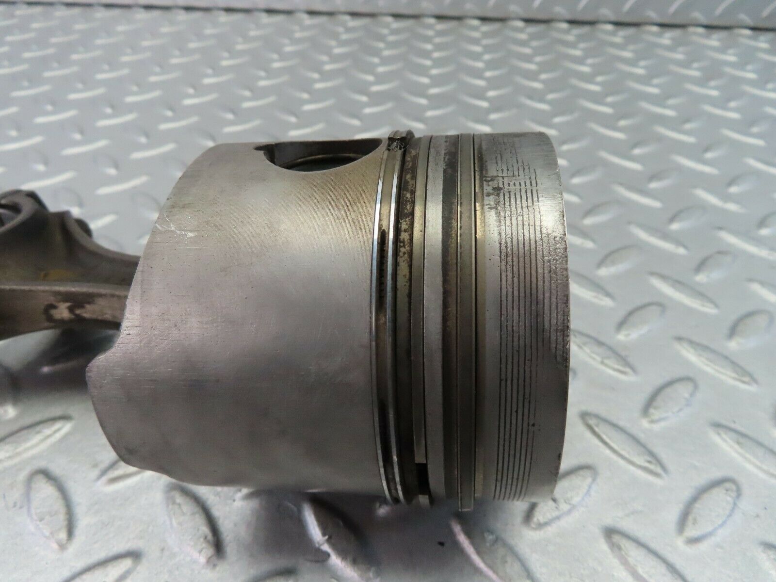 8040 Mercedes-Benz W115 220D Piston With Connecting Rod 87.03 mm