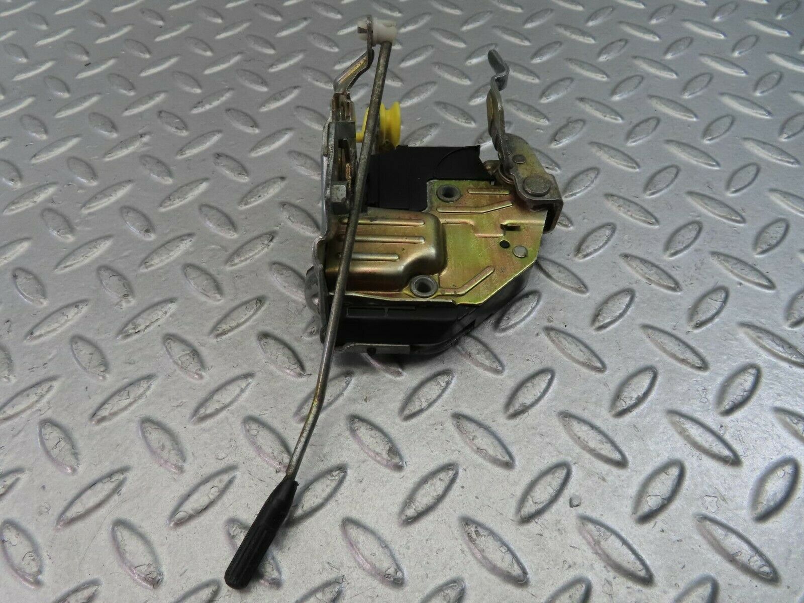 9360 Mercedes-Benz C124 300CE Coupe Front Left Door Lock Mechanism