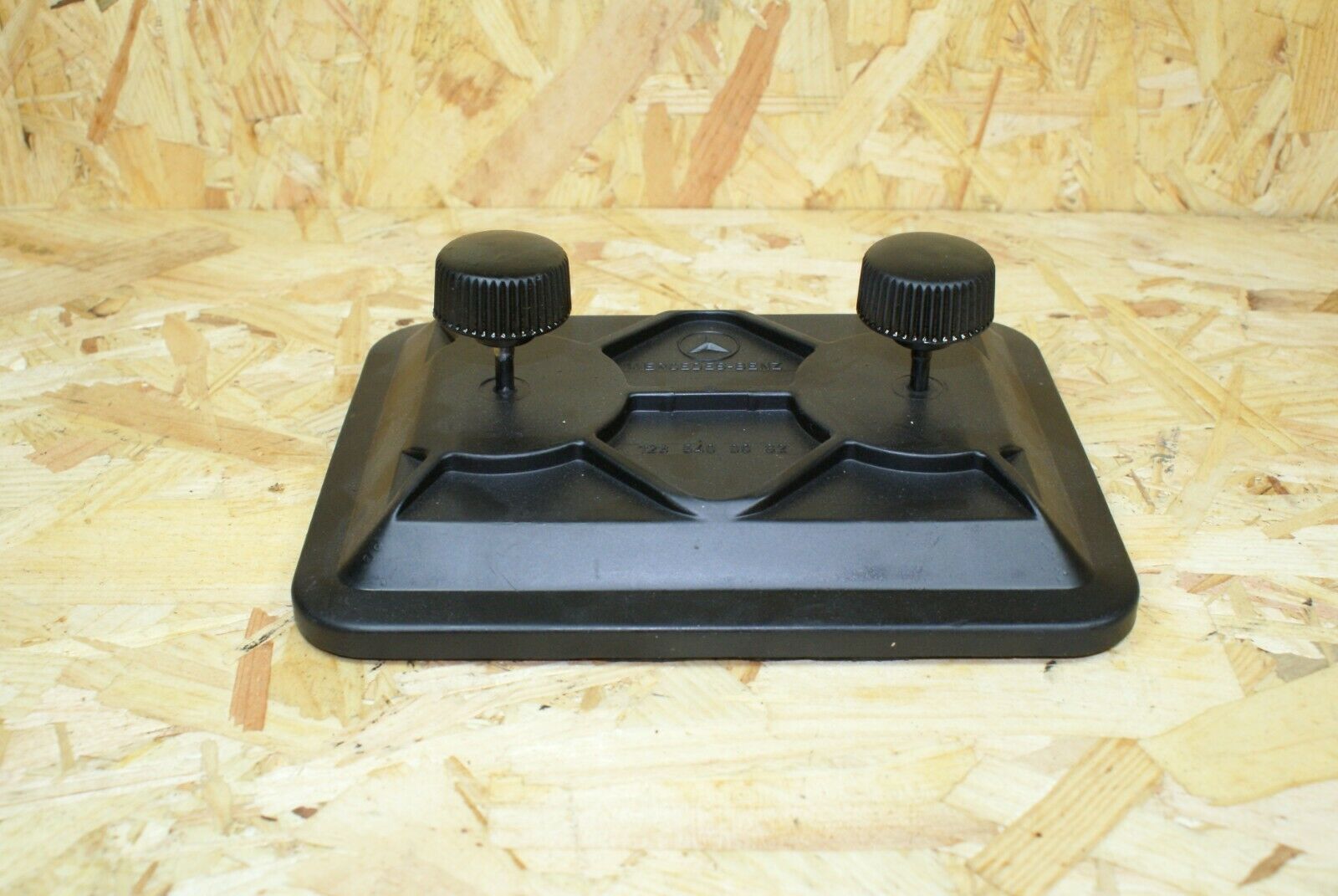 2219 Mercedes-Benz W123 280E Fuse Box Cover Lid 1235400082