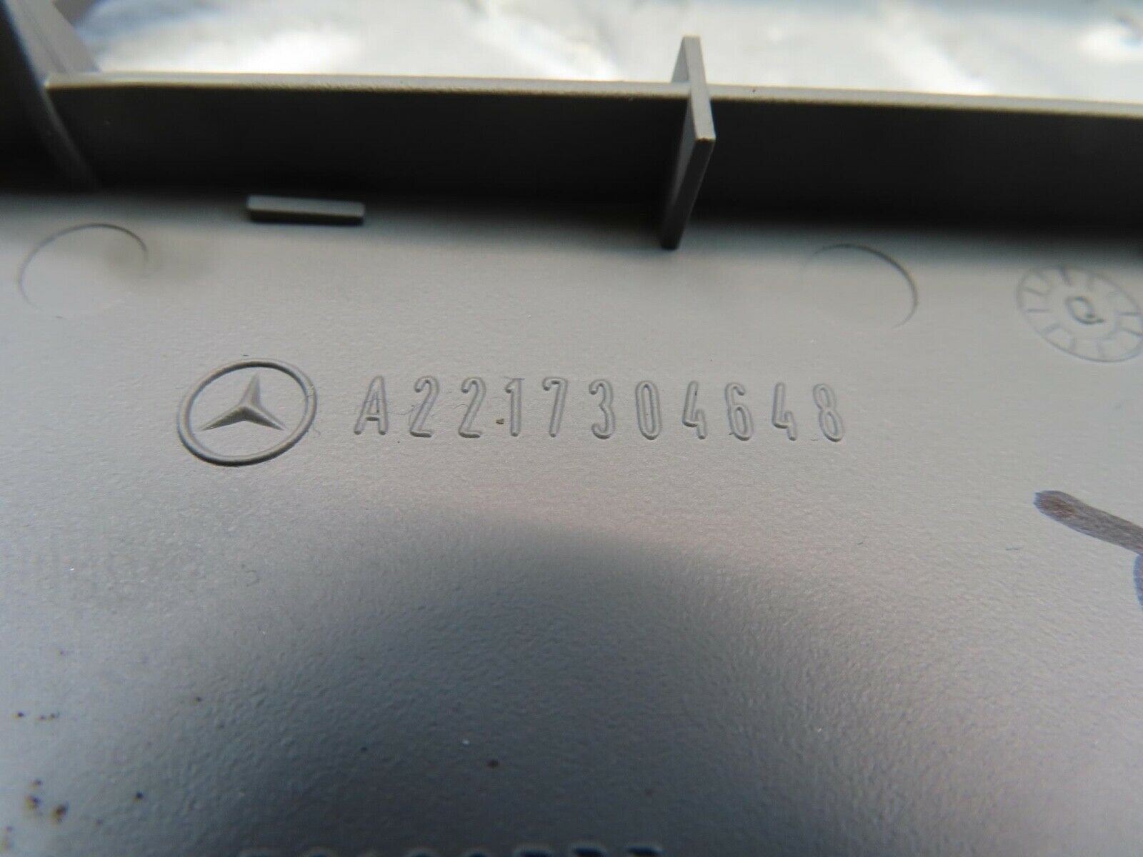 11106 Mercedes-Benz W221 S320 Rear Right Door Handle 2217304648