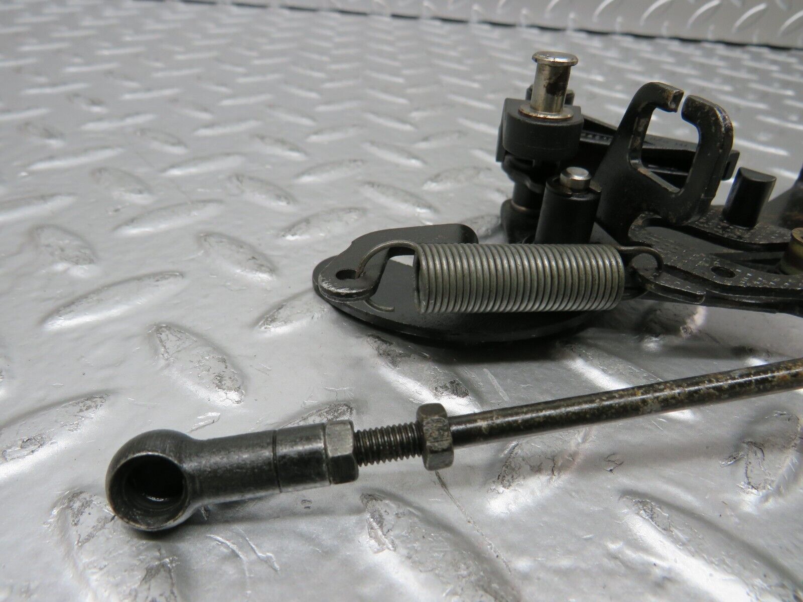 25179 Mercedes-Benz W201 190D Throttle Linkage 1110700521