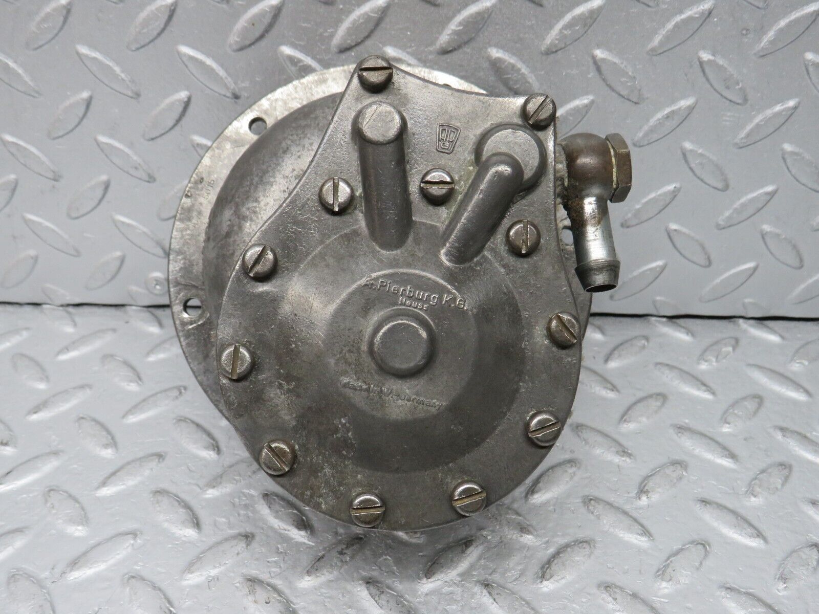 35909 Mercedes-Benz 240D OM616.912 Vacuum Pump Pierburg DB/U7 5015