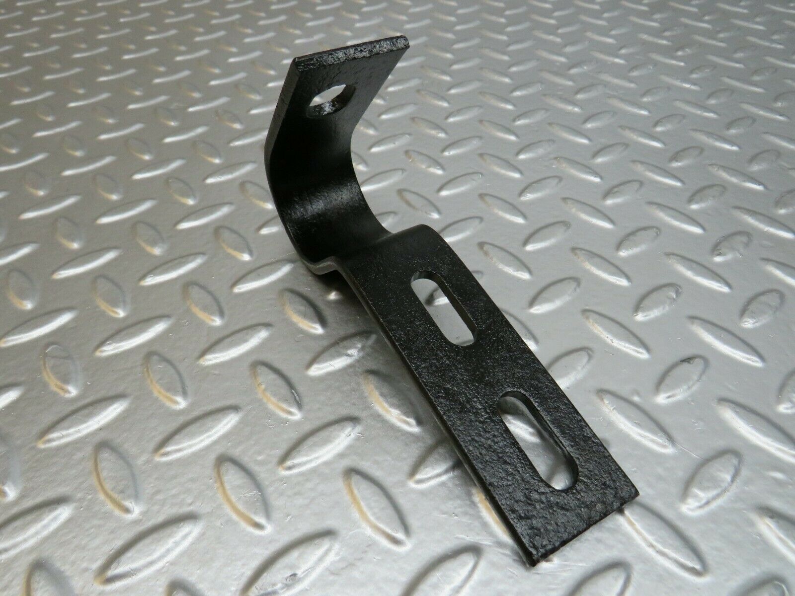 24566 Mercedes-Benz W108 Front Bumper Bracket