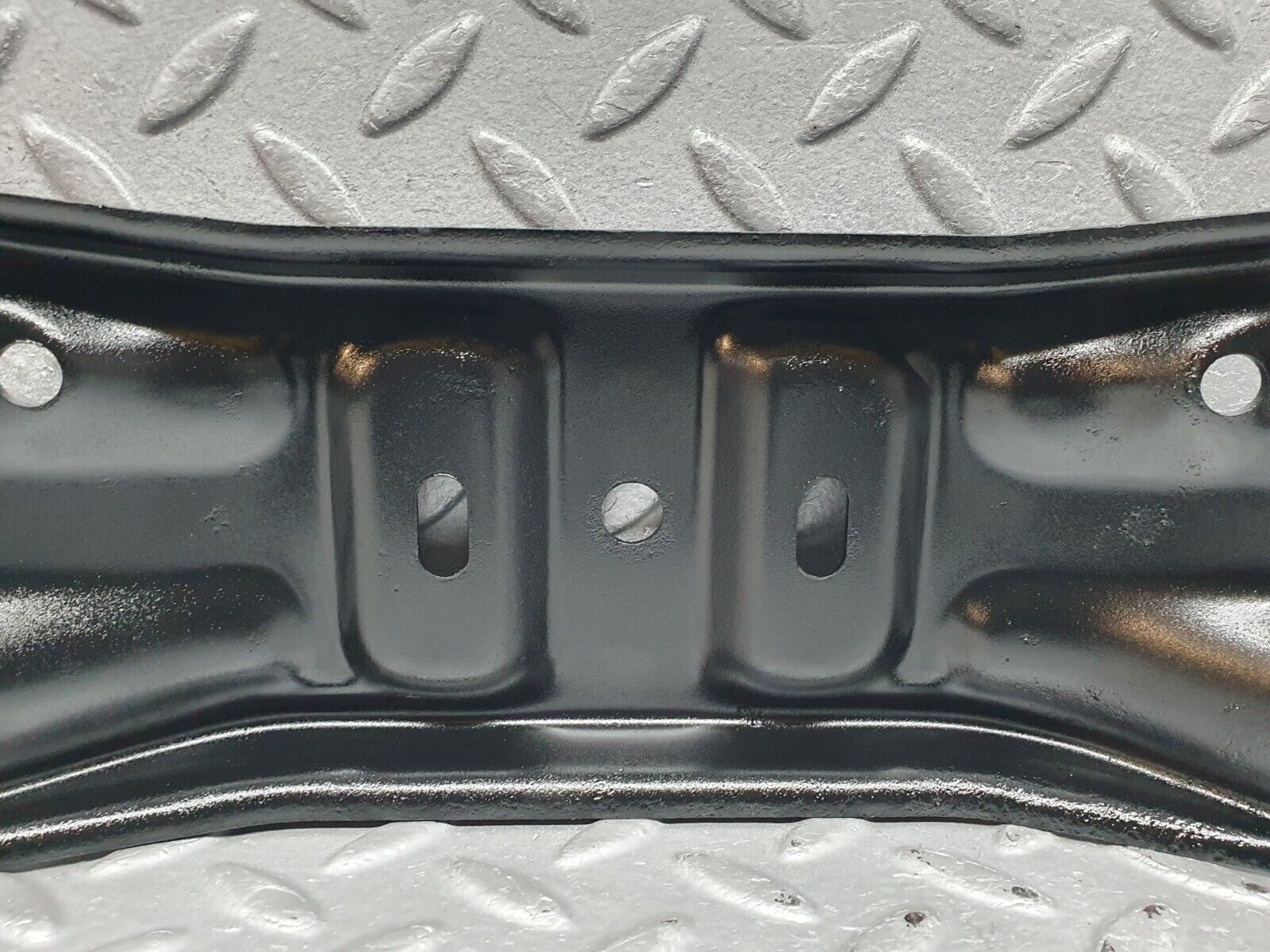 41148 Mercedes-Benz W126 300SE Gearbox Mount Bracket