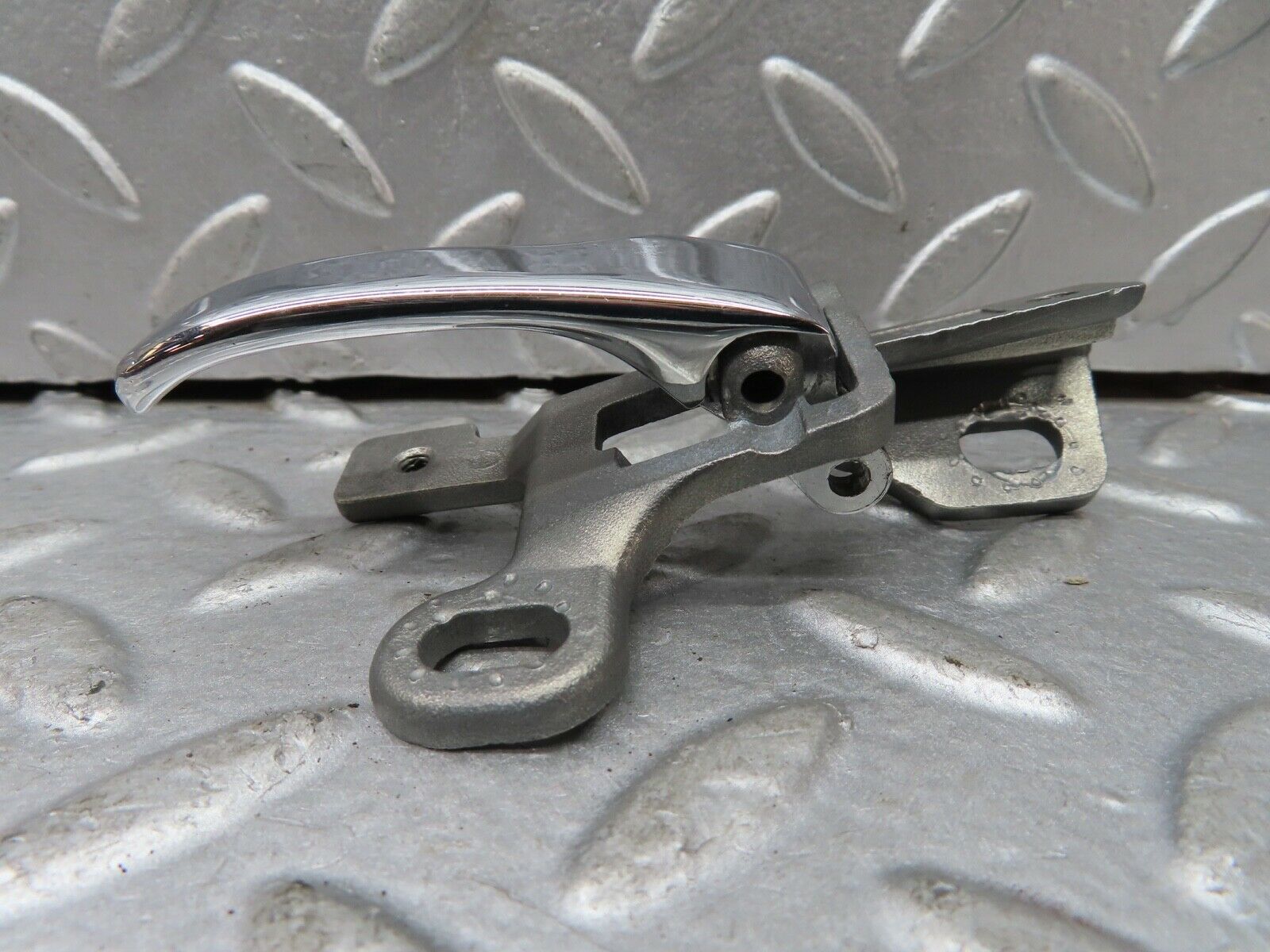 19157 Mercedes-Benz W123 300D Right Interior Door Handle 1237600261