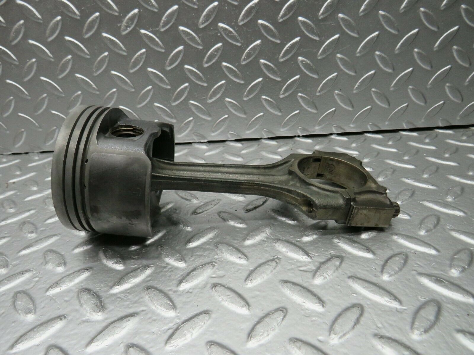 22470 Mercedes-Benz C124 E220 Coupe Piston With Connecting Rod 89.9 mm