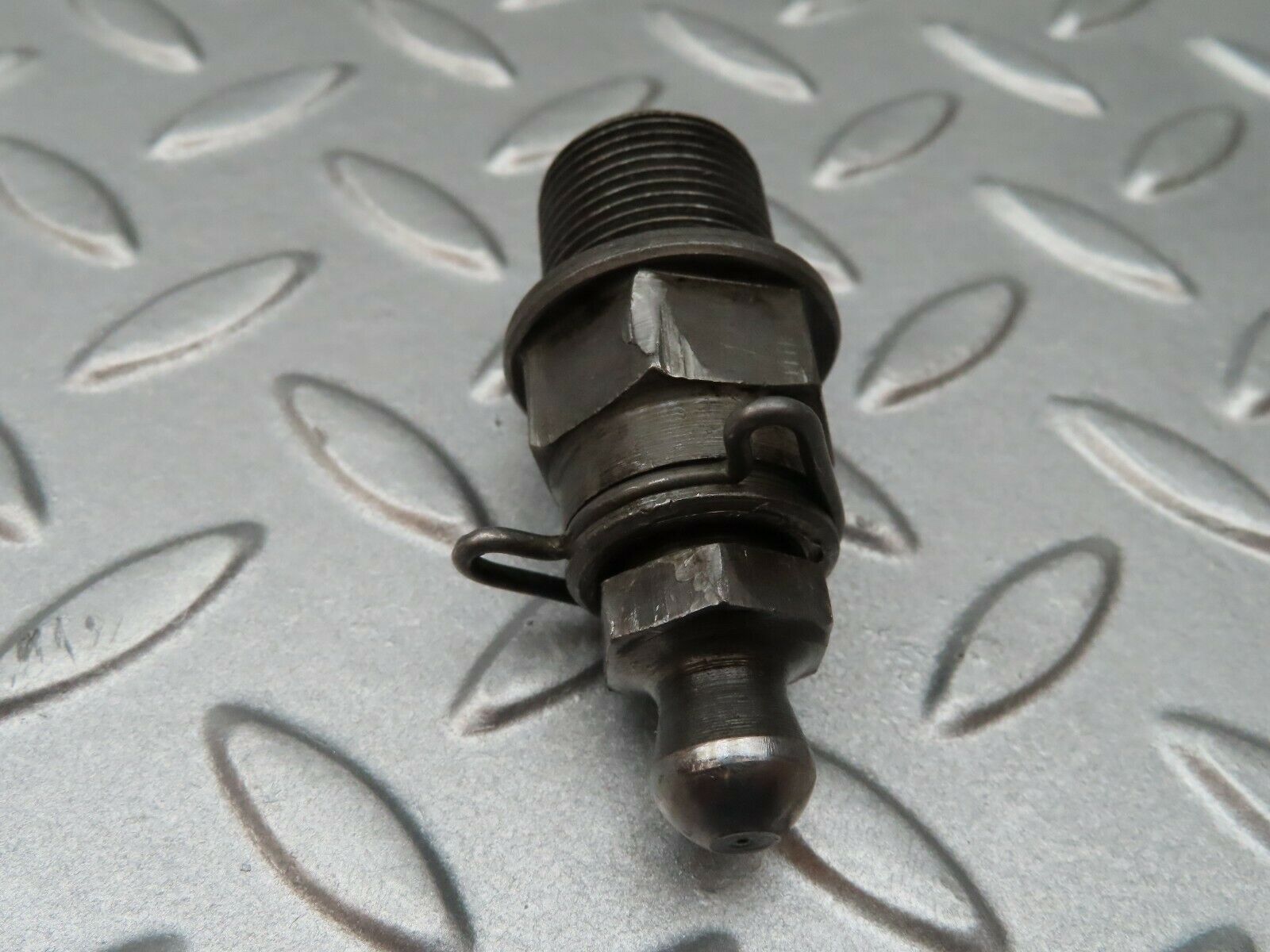 3543 Mercedes-Benz W108 280SE Ball Studs For Rocker Arm Mounting (Timing)