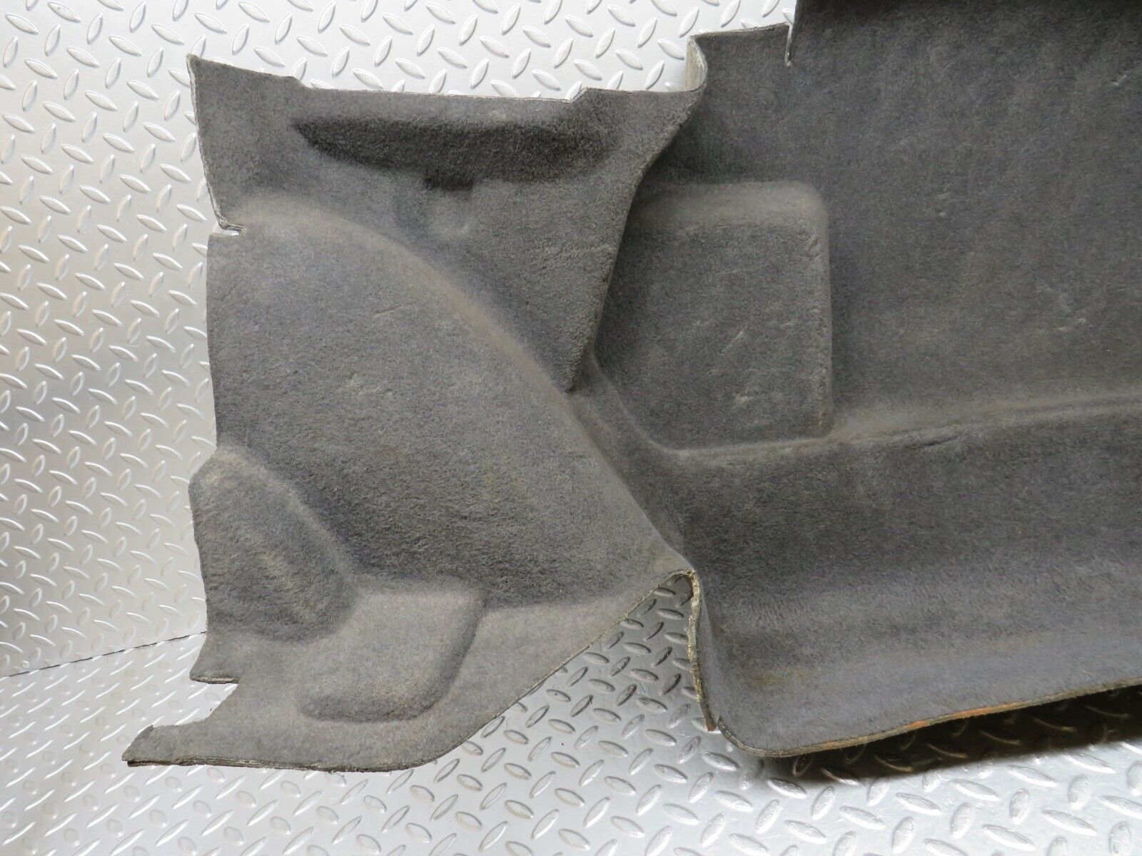 36236 Mercedes-Benz W126 420SE Trunk Cover Panel Right Side Grey