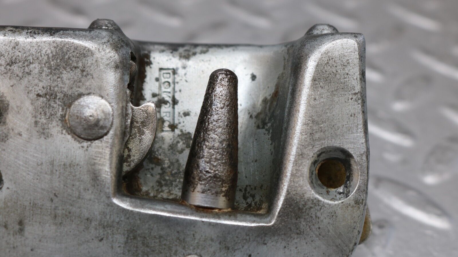 37268 Mercedes-Benz W109 300SEL Rear Right Door Lock Mechanism