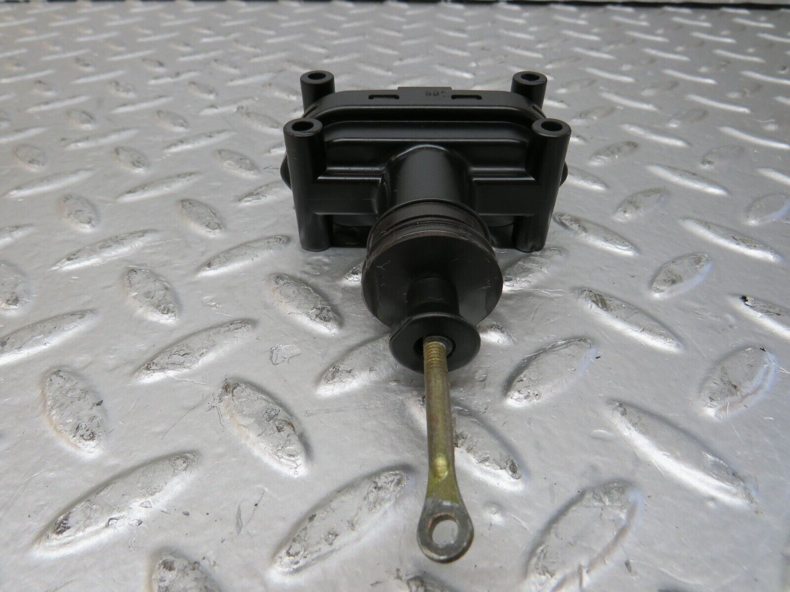 25922 Mercedes-Benz W124 280E Door Lock Vacuum Actuator