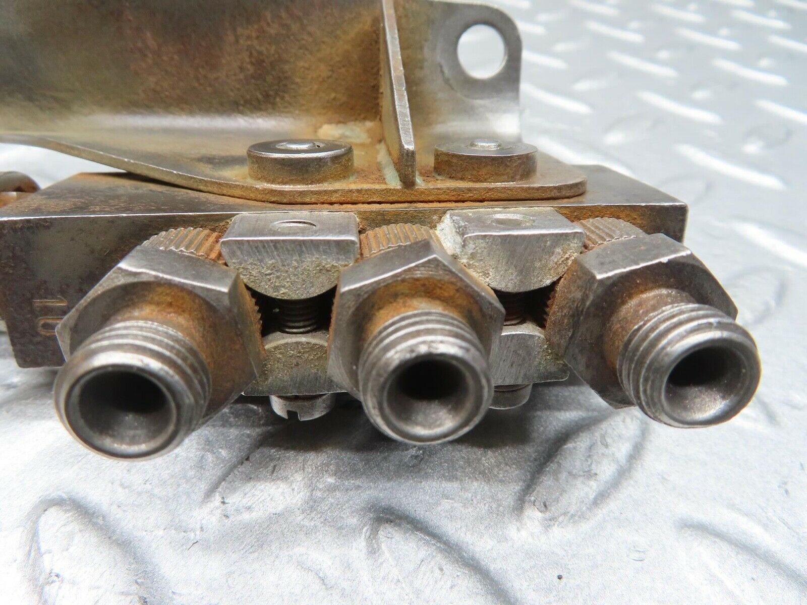 12885 Mercedes-Benz W111 220SE Fuel Injection Distributor