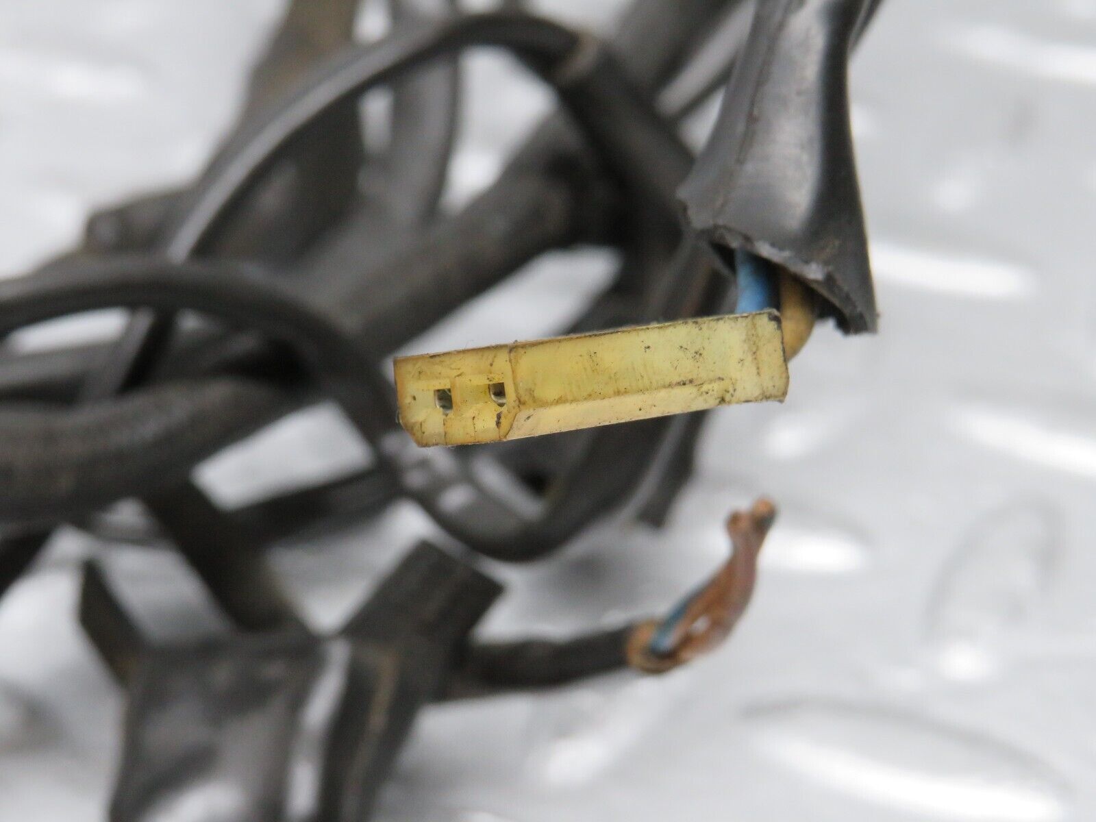 37576 Mercedes-Benz W109 300SEL ECU Wire Harness 0005451945