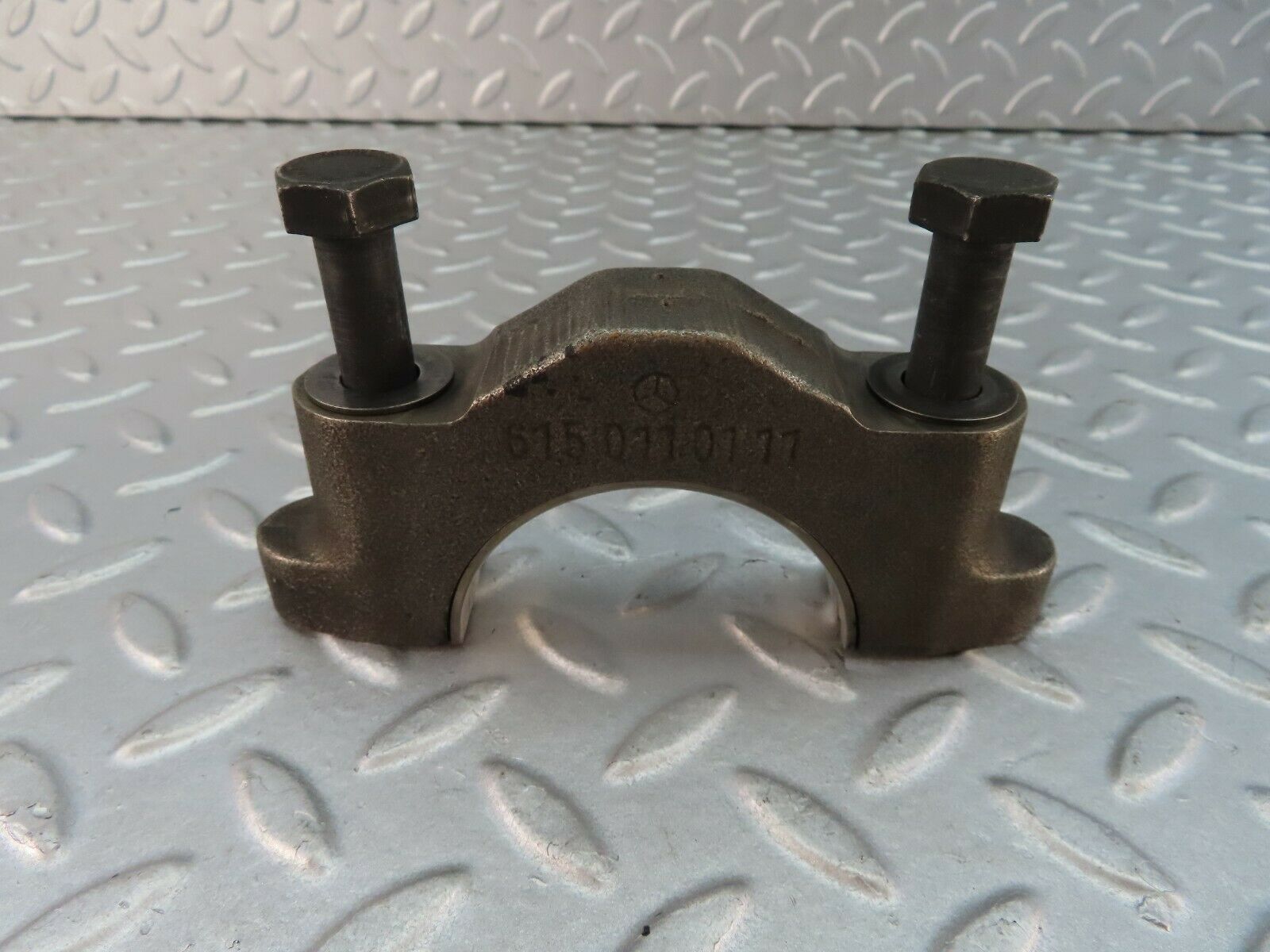 8026 Mercedes-Benz W115 220D Crankshaft Bearing Holder Block 6150110111
