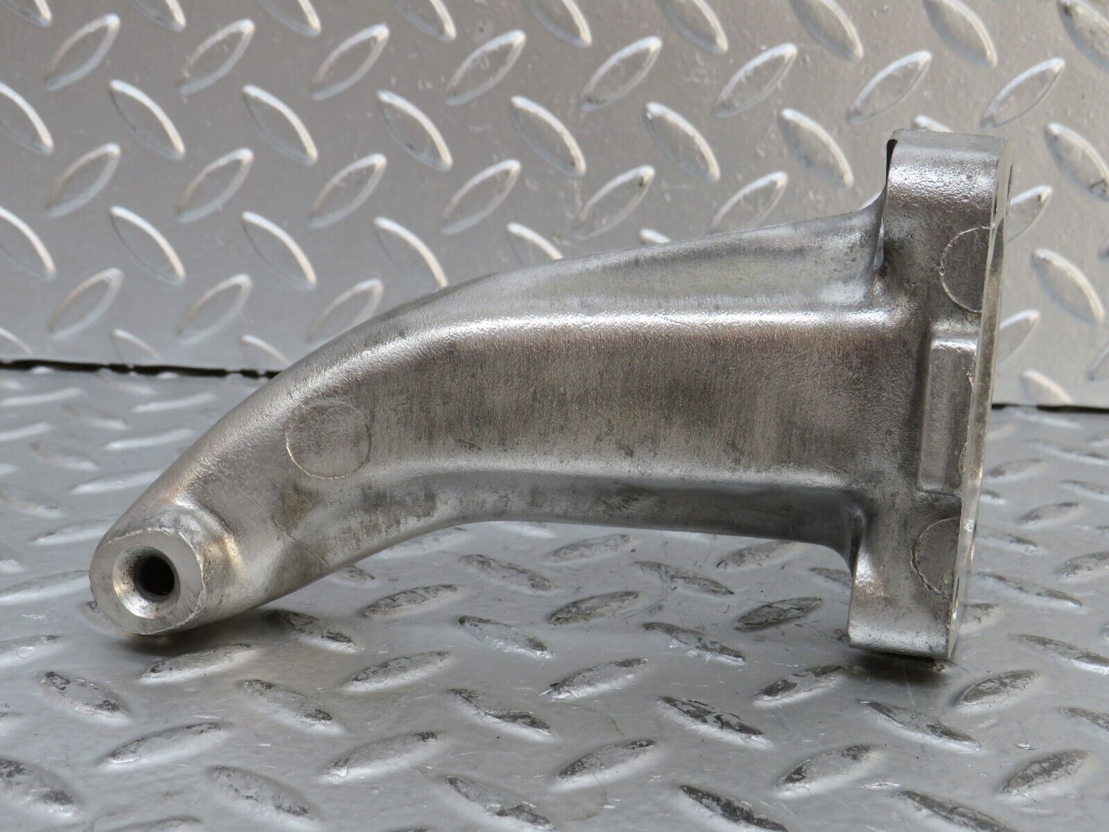 28423 Mercedes-Benz S123 240D Wagon Engine Mount Bracket Left Side 6152231304