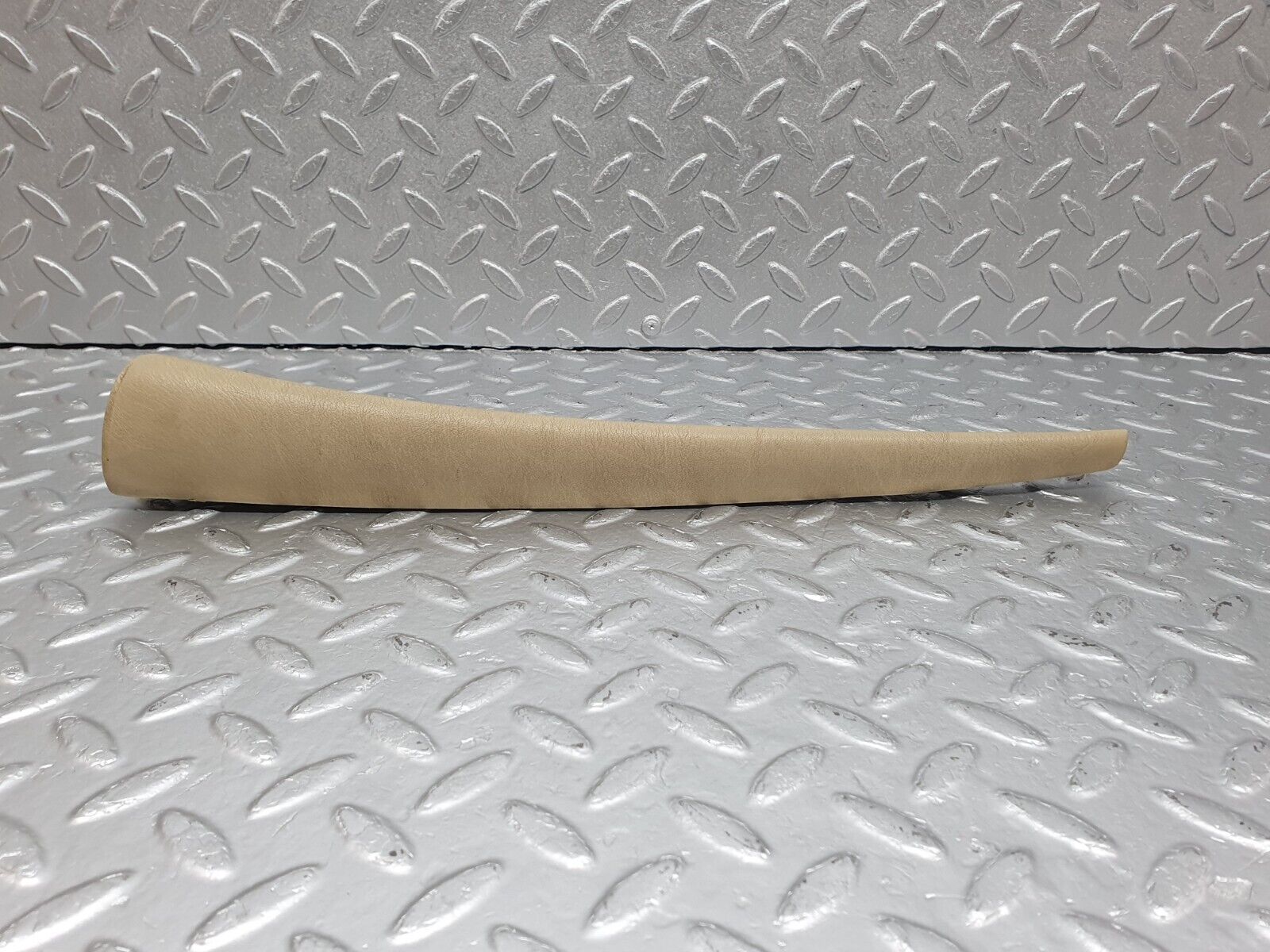 40932 Mercedes-Benz W126 300SE Front Left Door Interior Trim Beige