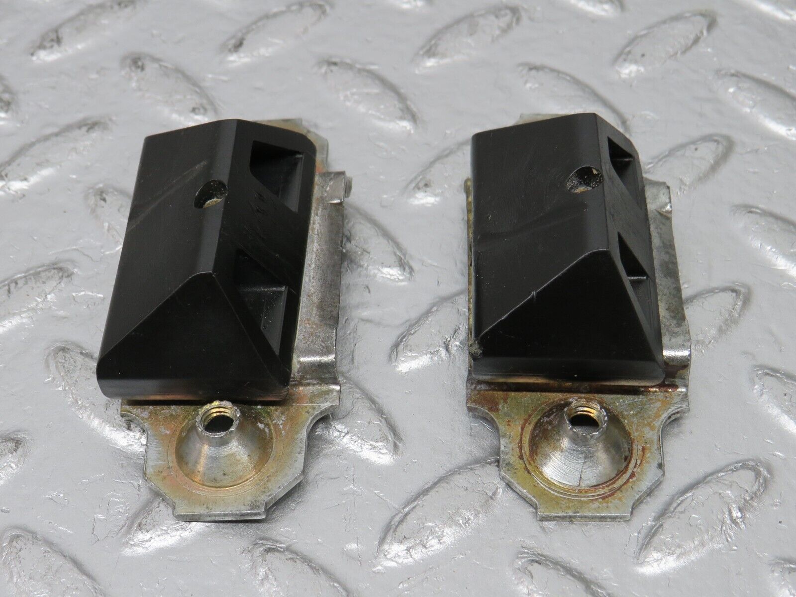 34418 Mercedes-Benz C126 380SEC Coupe Boot Lid Trunk Stop