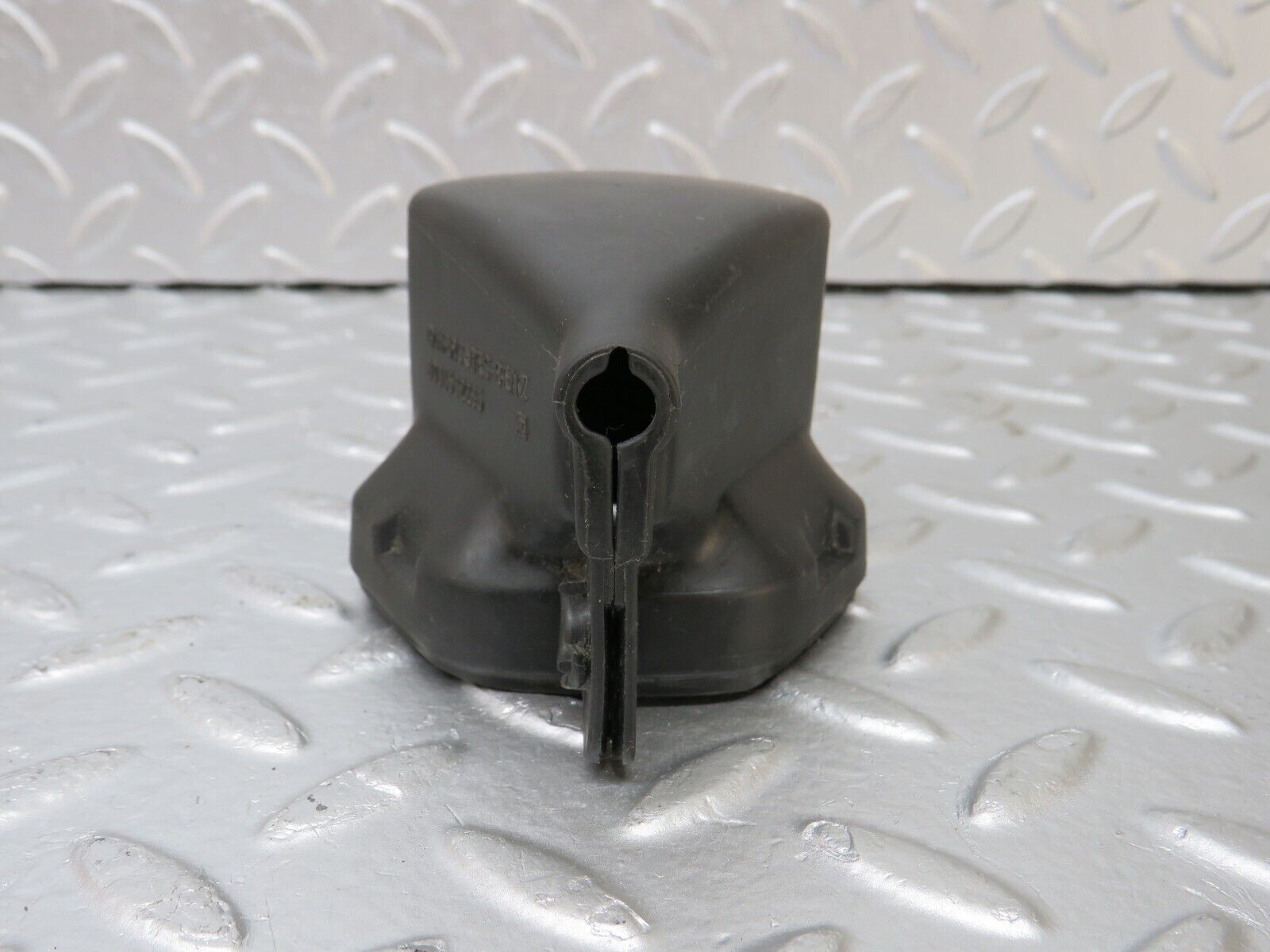 33917 Mercedes-Benz W124 260E Ignition Coil Cover Cap 0001582285