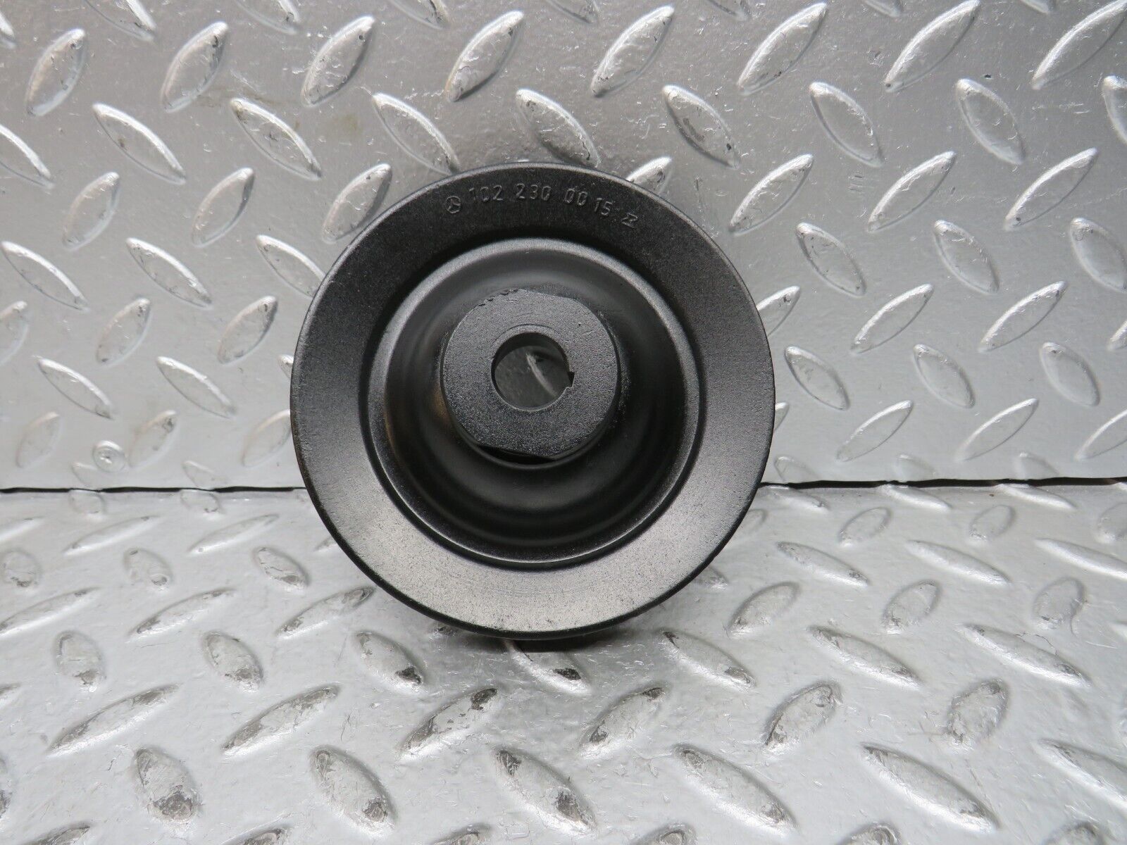 28760 Mercedes-Benz W123 230E Power Steering Pump Pulley 1022300015